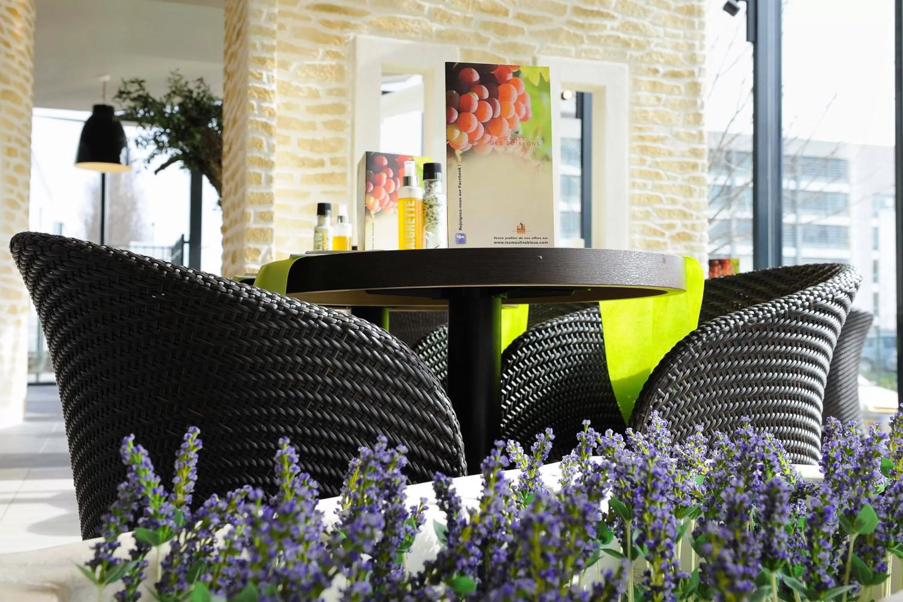 Restaurant/places to eat in Residhome Paris-Massy