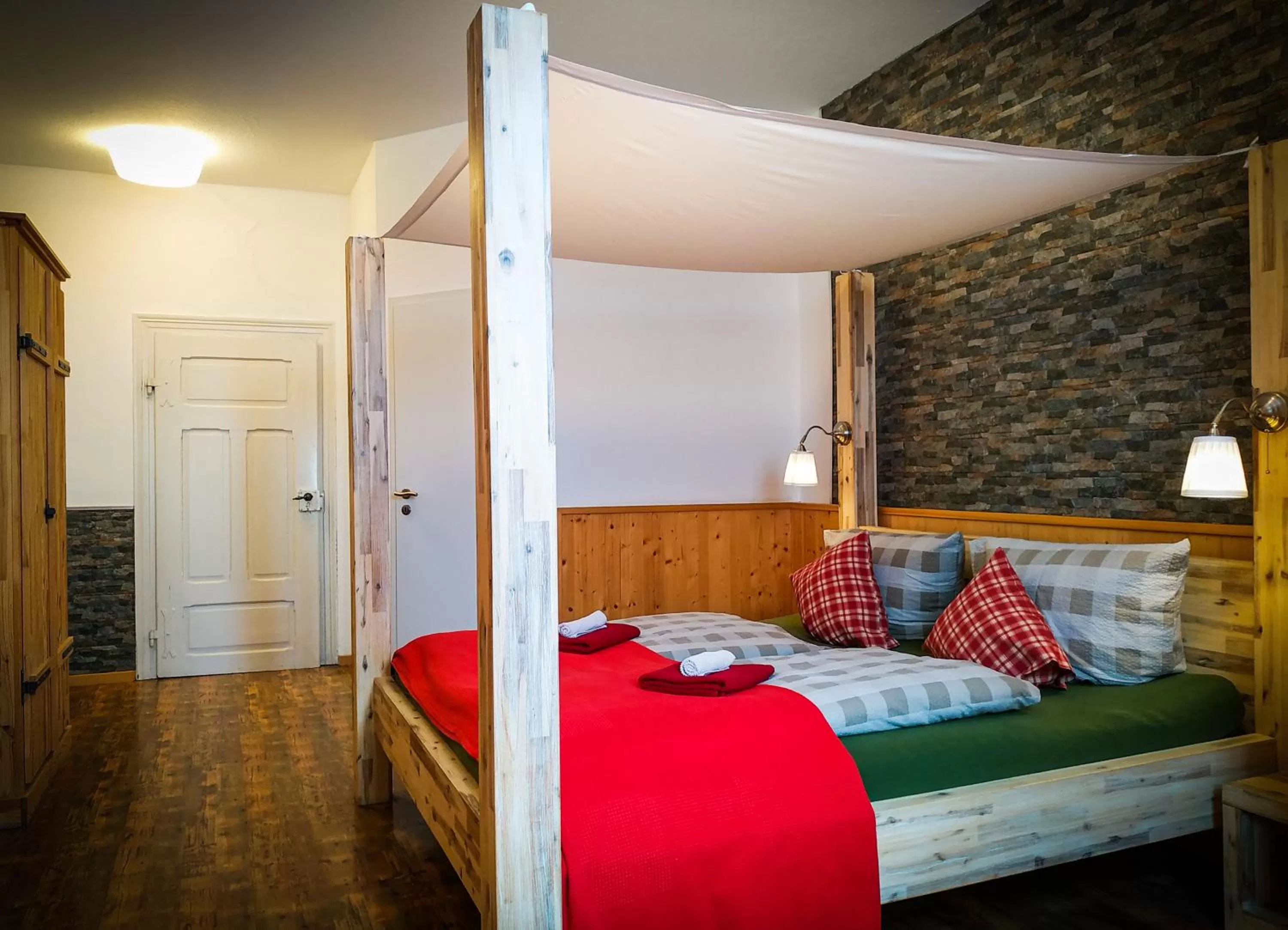 Photo of the whole room, Bed in Hotel Landgasthof Sonne