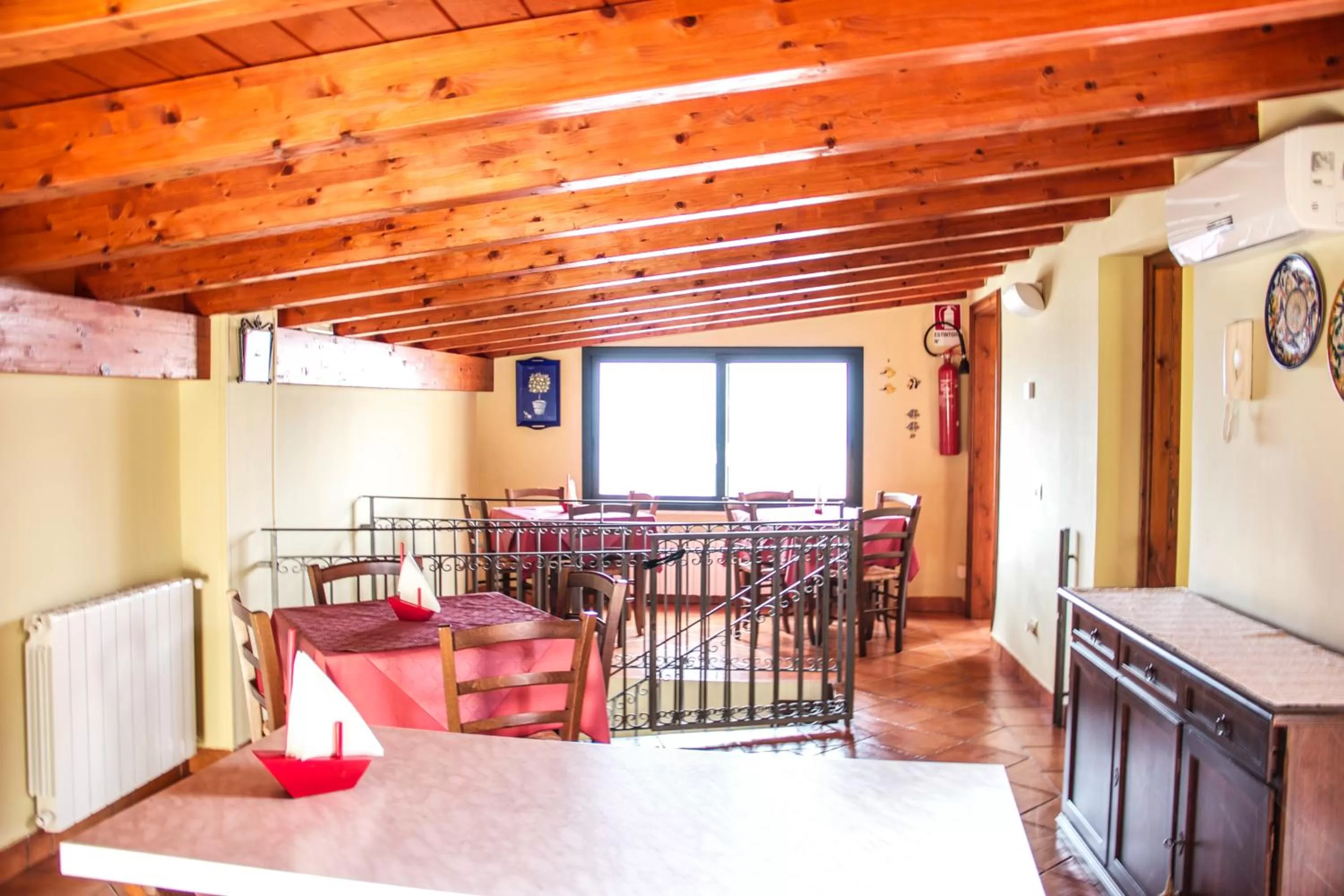 Dining area in B&B Porta Bagni