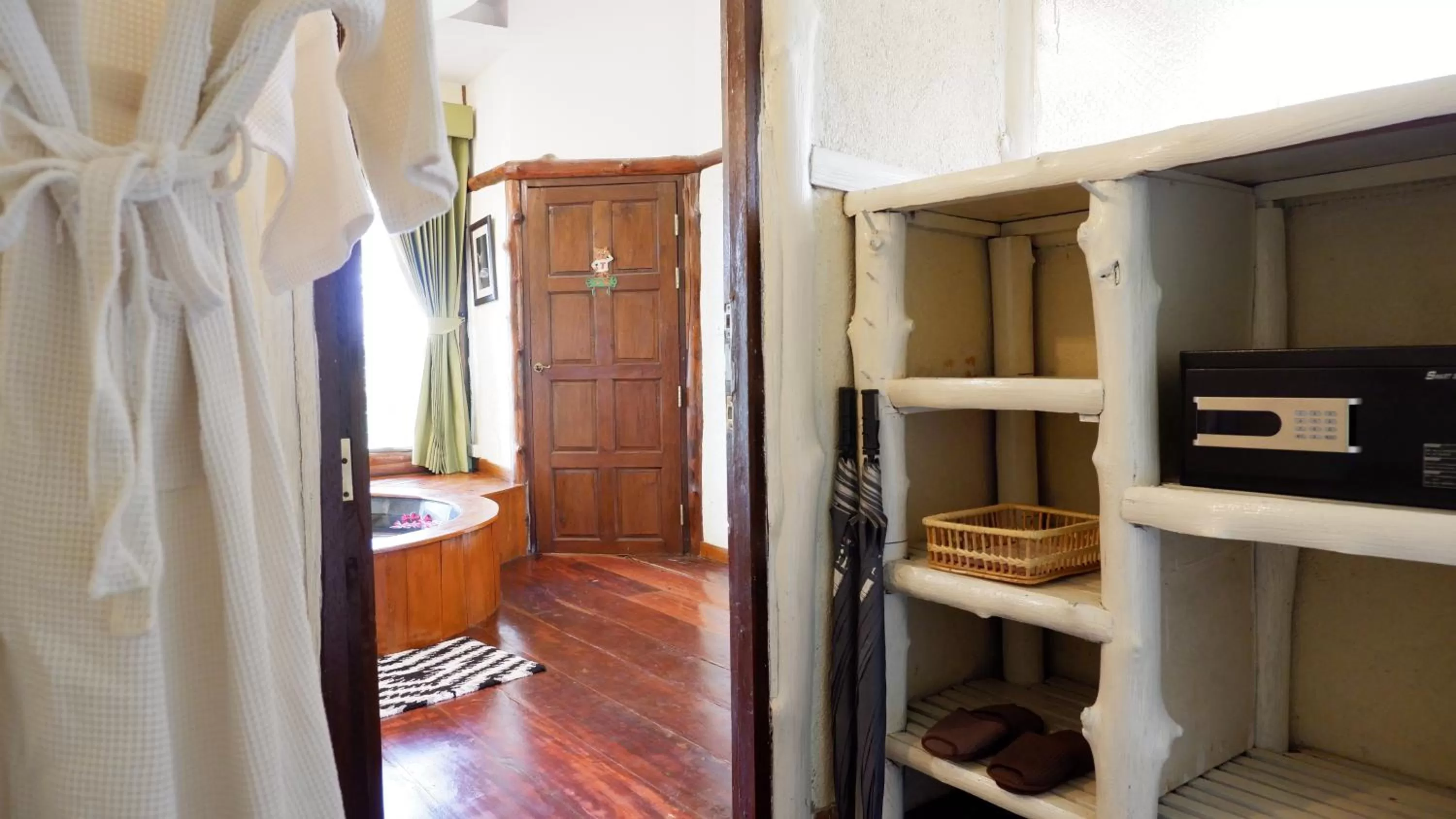 wardrobe in Katiliya Mountain Resort And Spa