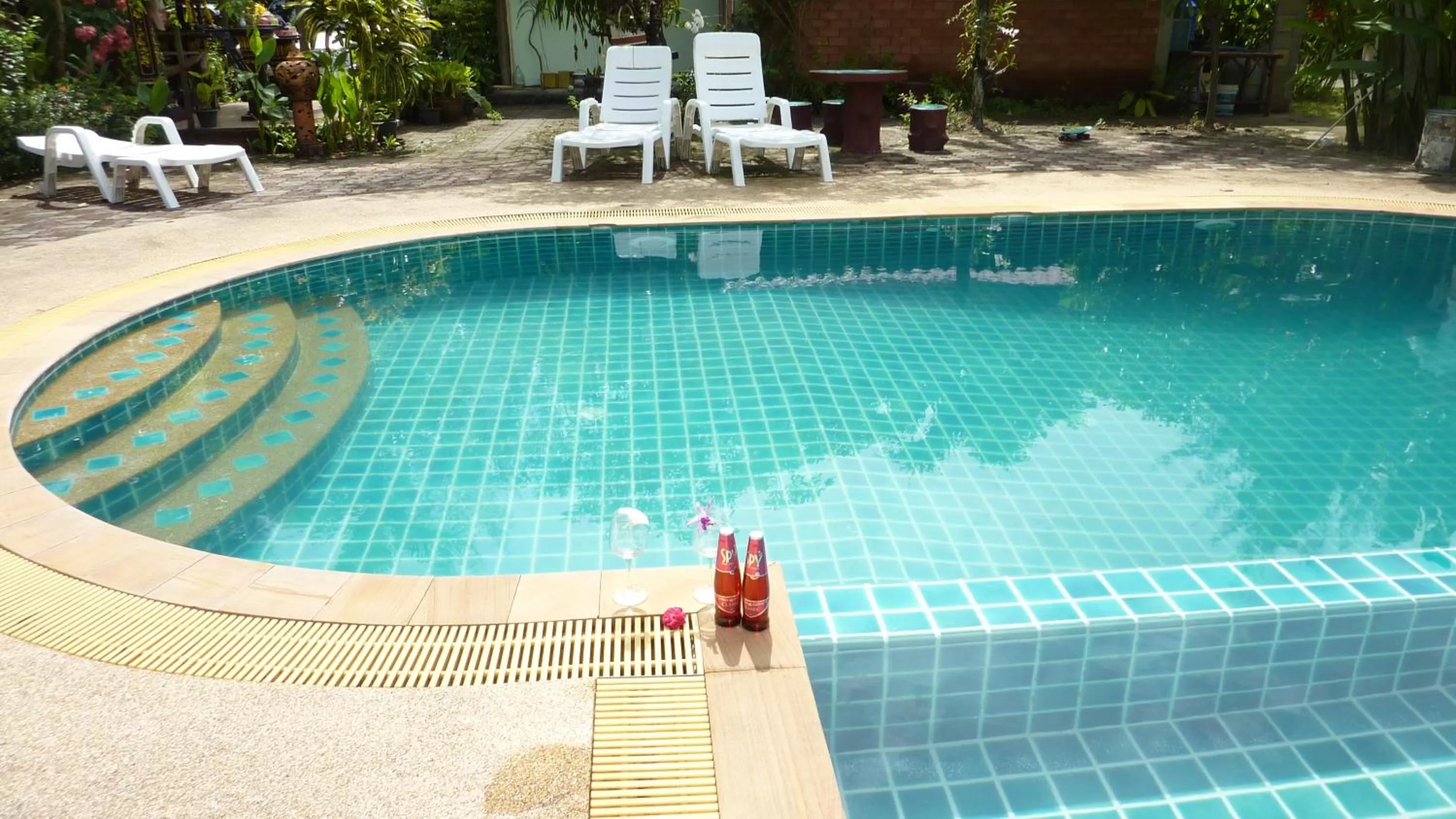 Swimming pool in Ladda Resort