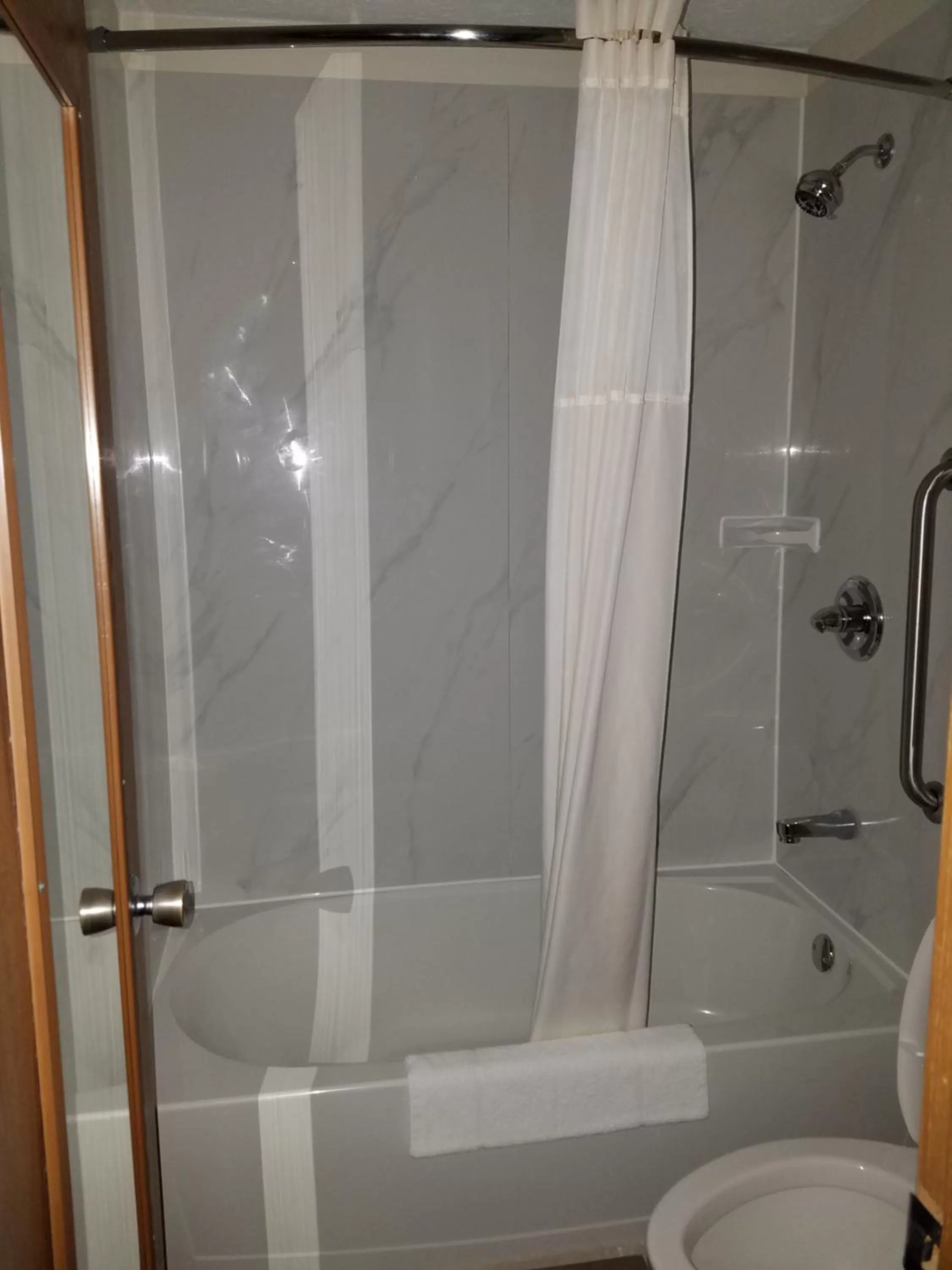 Double Room with Two Double Beds - Non-Smoking/Top Floor - Pet Friendly in Quality Inn New River Gorge