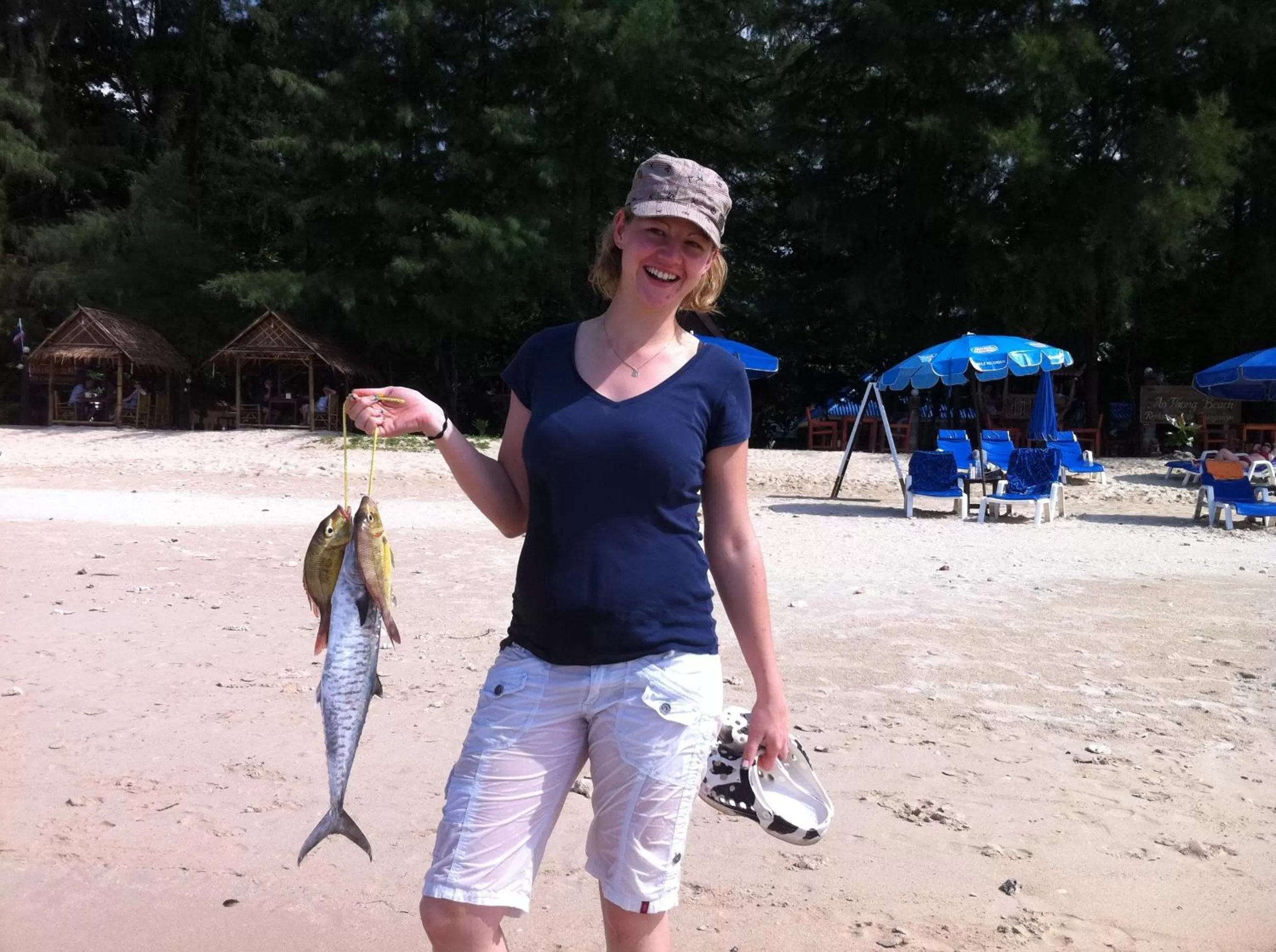 People in Ao Thong beach Resort