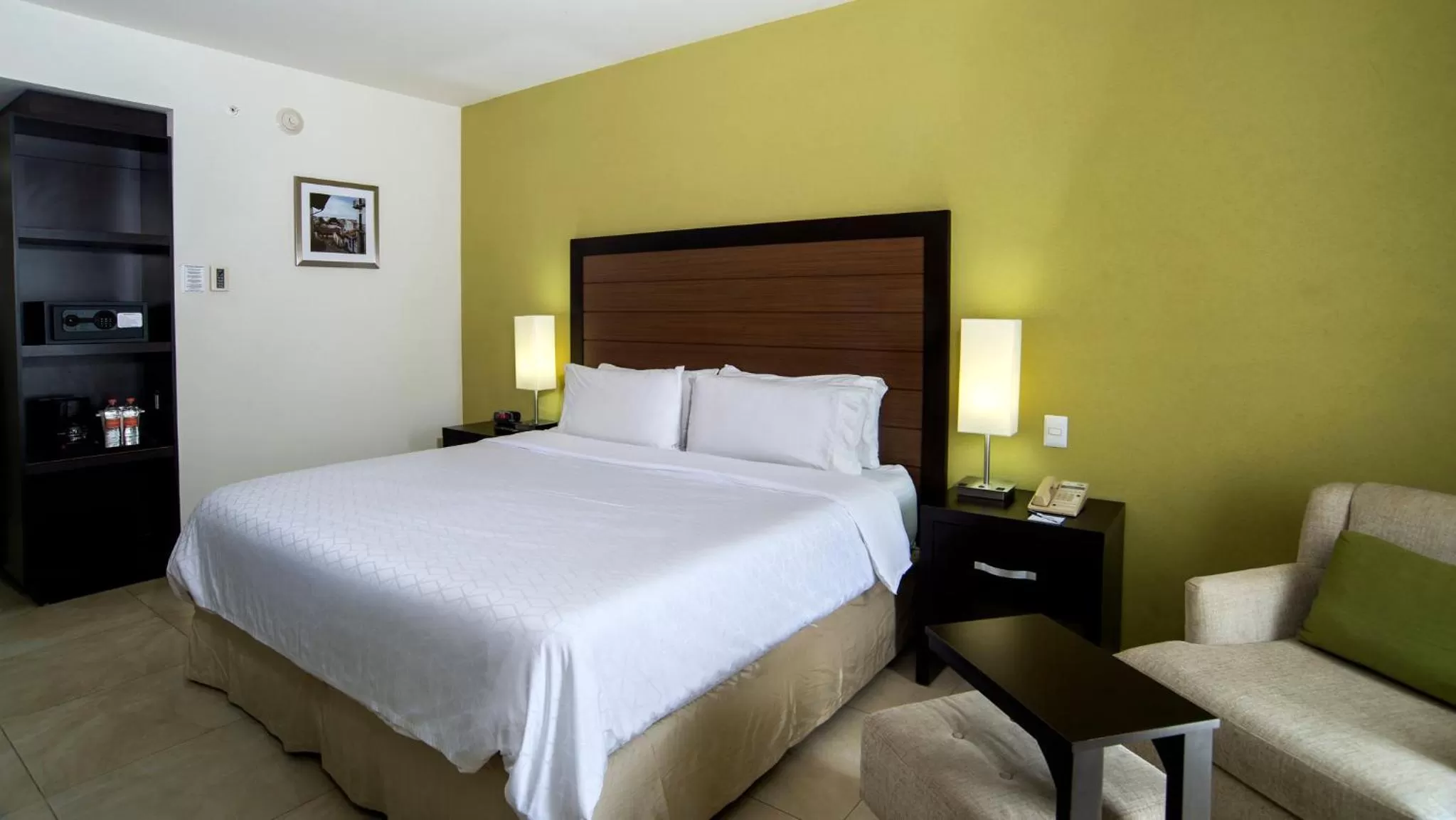 Photo of the whole room in Holiday Inn Express Xalapa by IHG