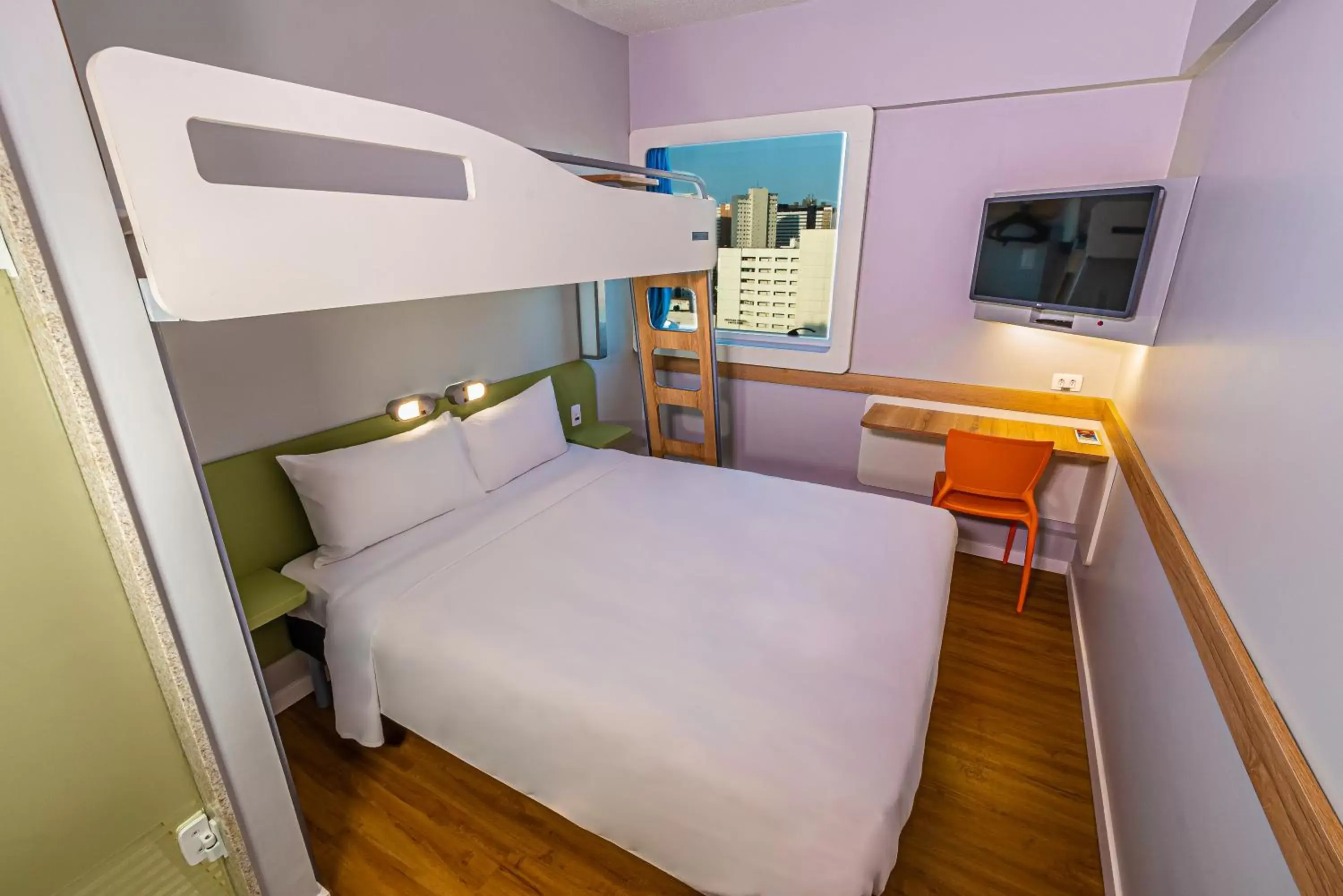 Superior Apartment with One Double and One Bunk Bed in Ibis Budget Fortaleza Praia de Iracema Superior Apartment with One Double and One Bunk Bed in Ibis Budget Fortaleza Praia de Iracema