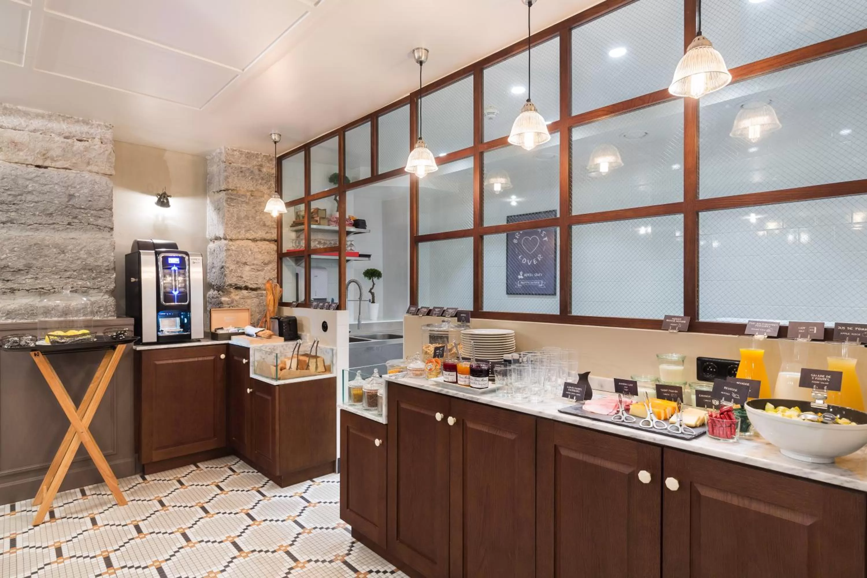 Buffet breakfast in Hôtel Silky by HappyCulture