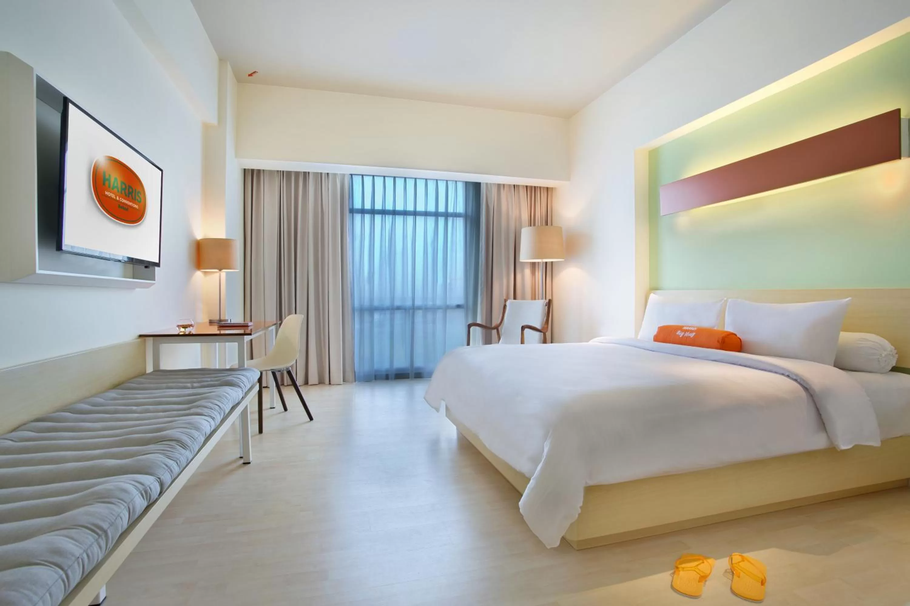 Bedroom, Bed in HARRIS Hotel & Conventions Bekasi