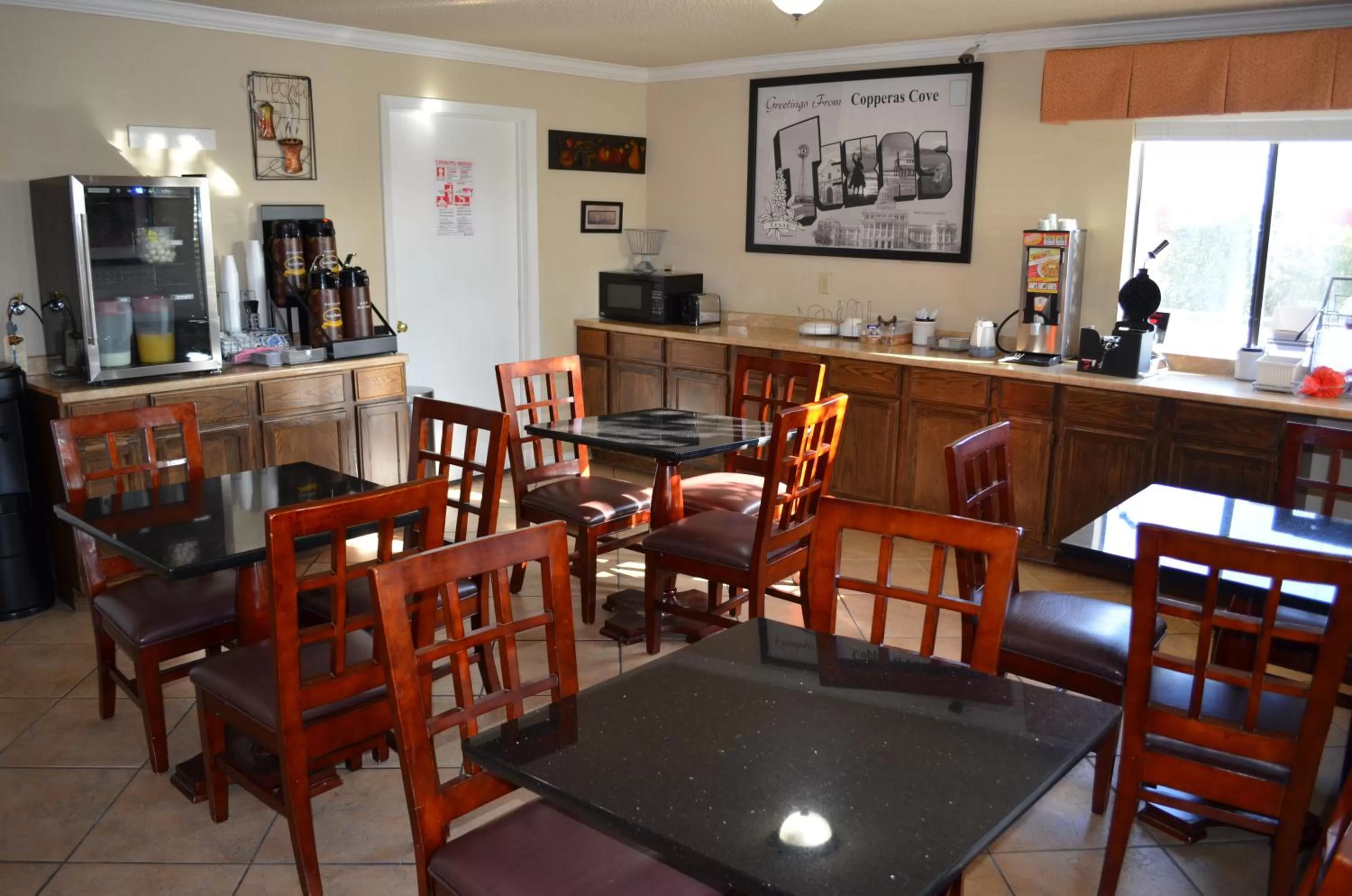 Restaurant/places to eat in Hill Country Inn and Suite