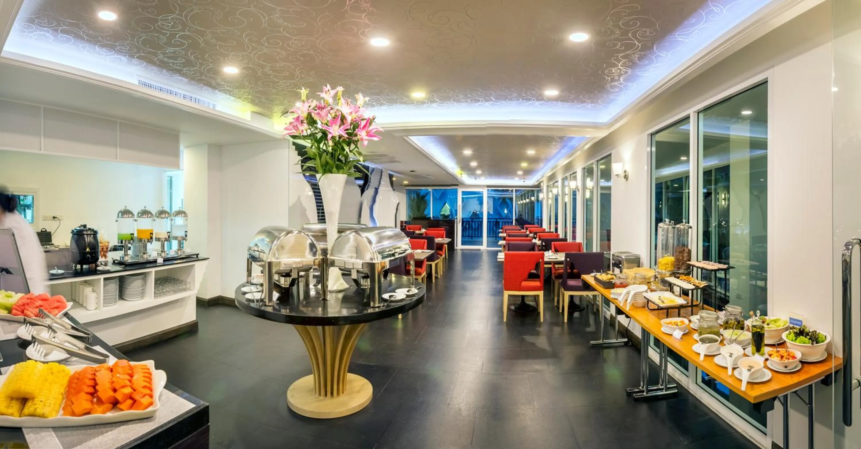 Restaurant/places to eat in Anajak Bangkok Hotel - SHA Plus