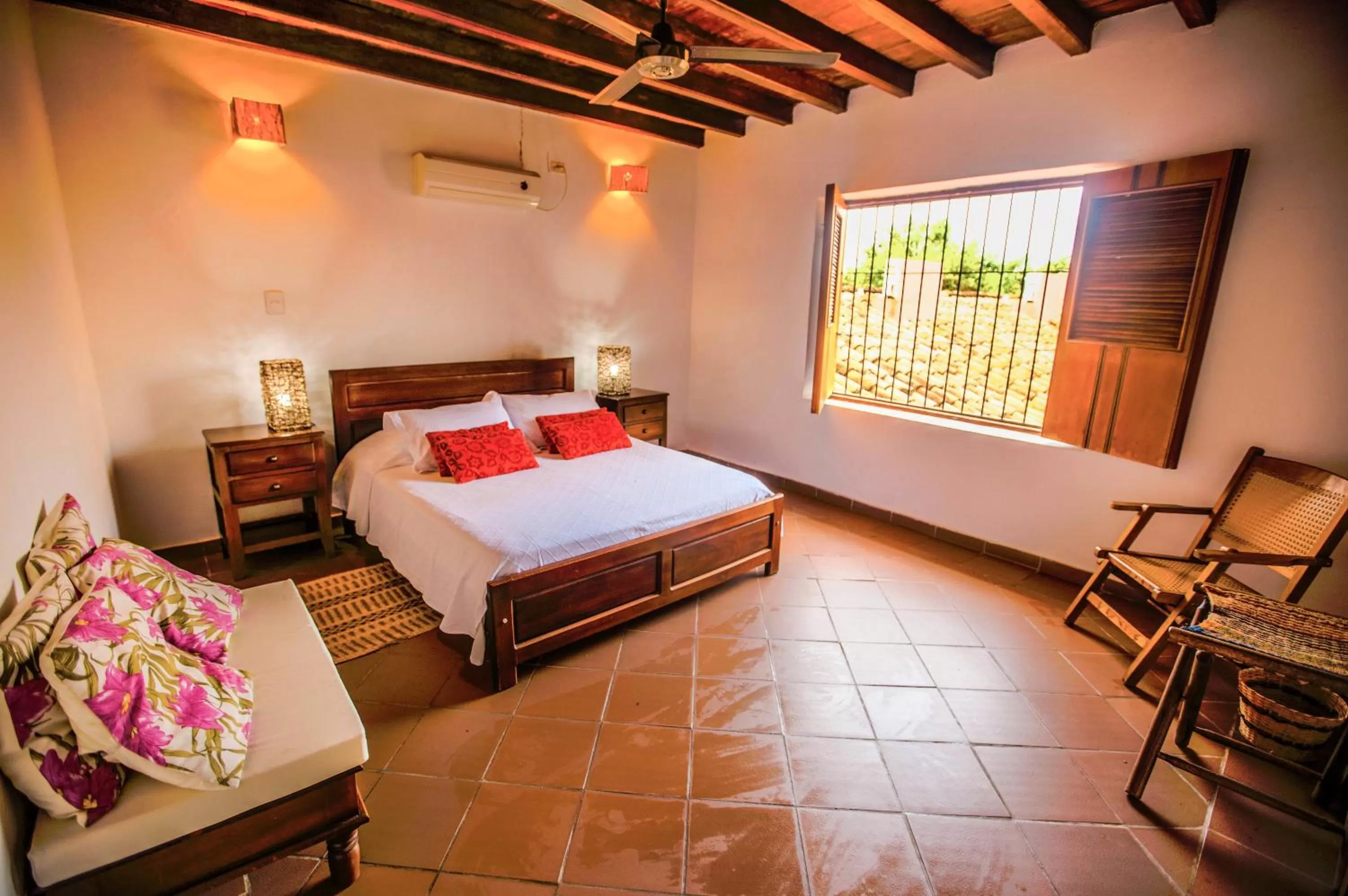 Photo of the whole room, Bed in La Casa Amarilla