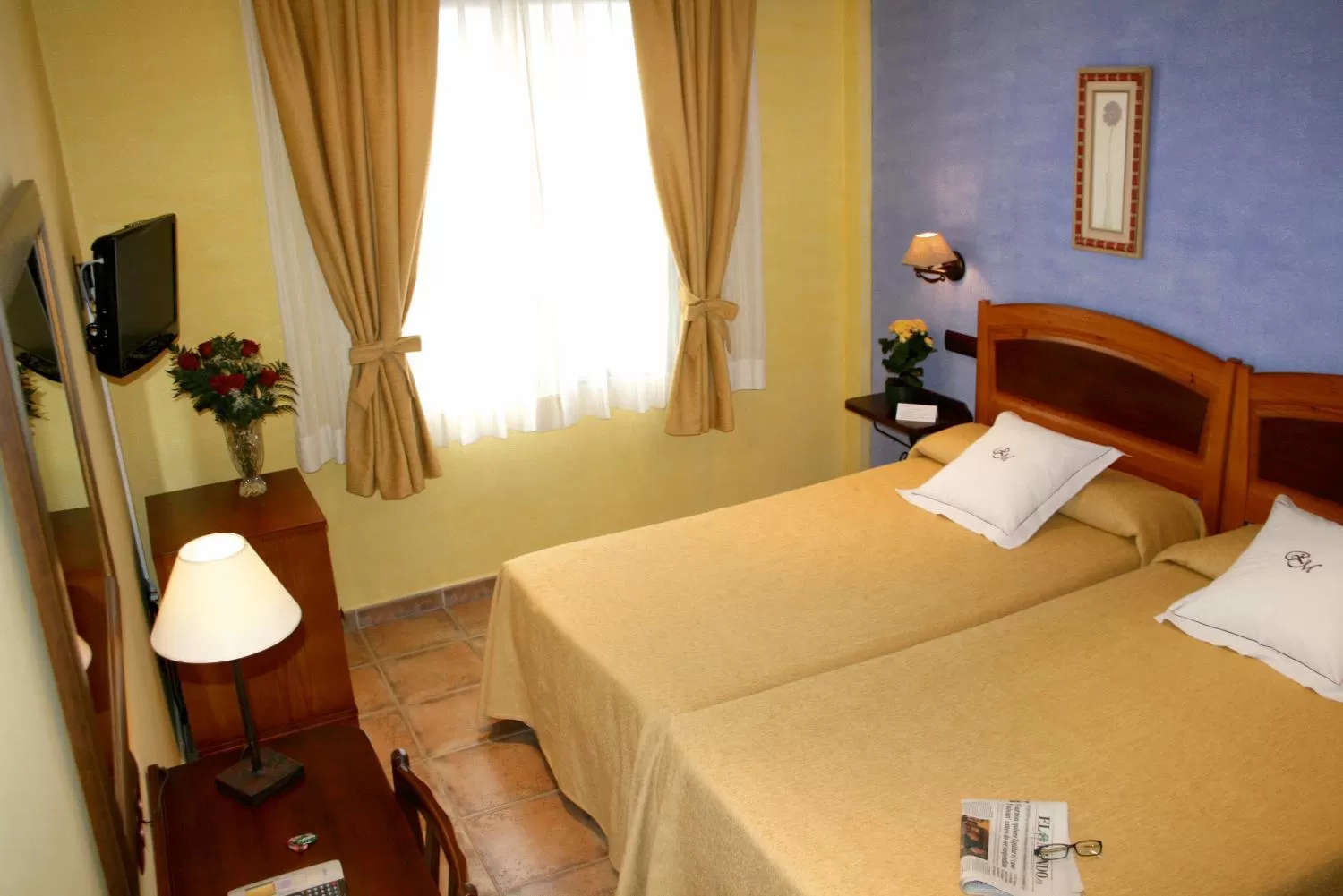 Photo of the whole room, Bed in Hospedium Hotel Retiro del Maestre