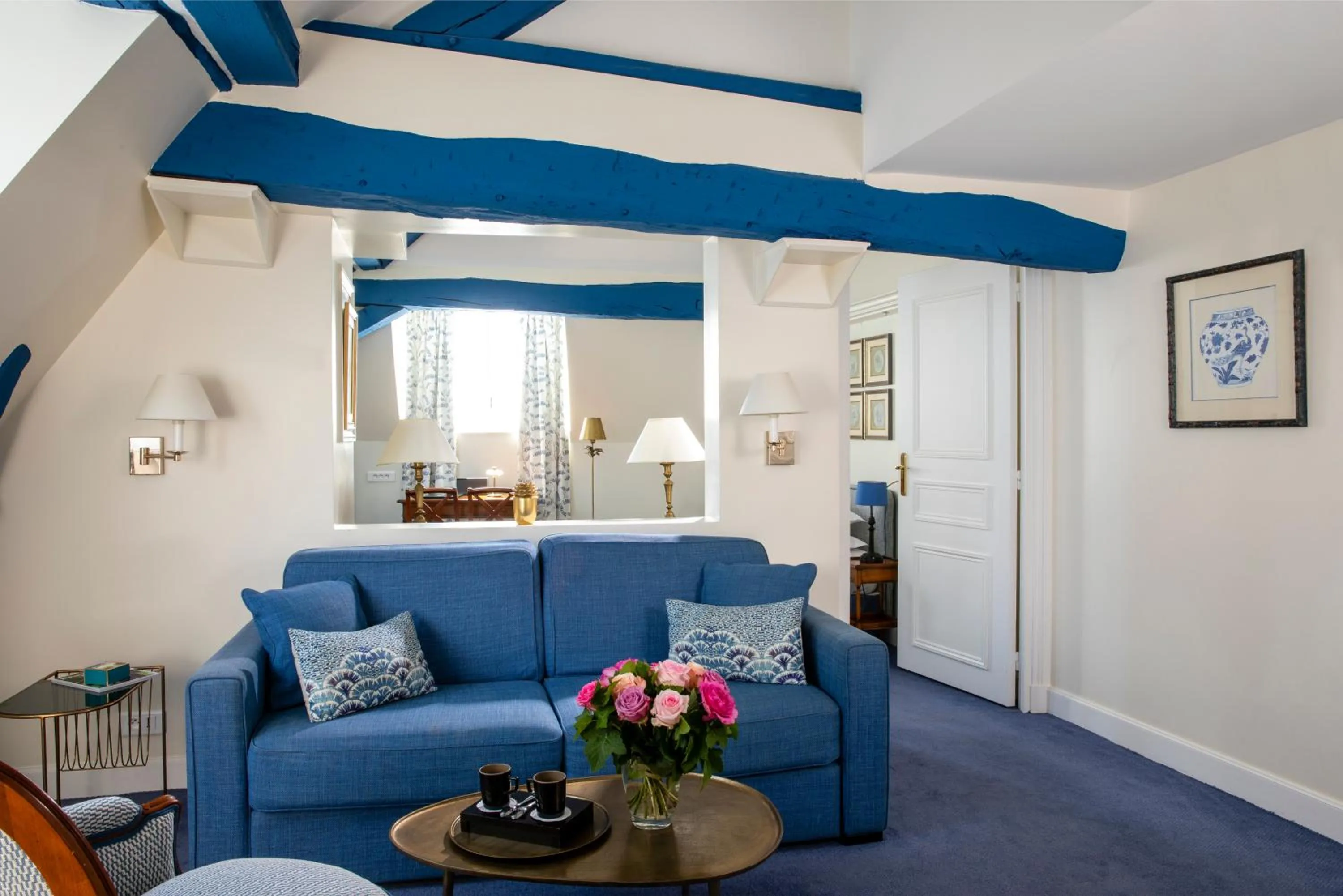 Photo of the whole room in Le Relais Saint Honoré