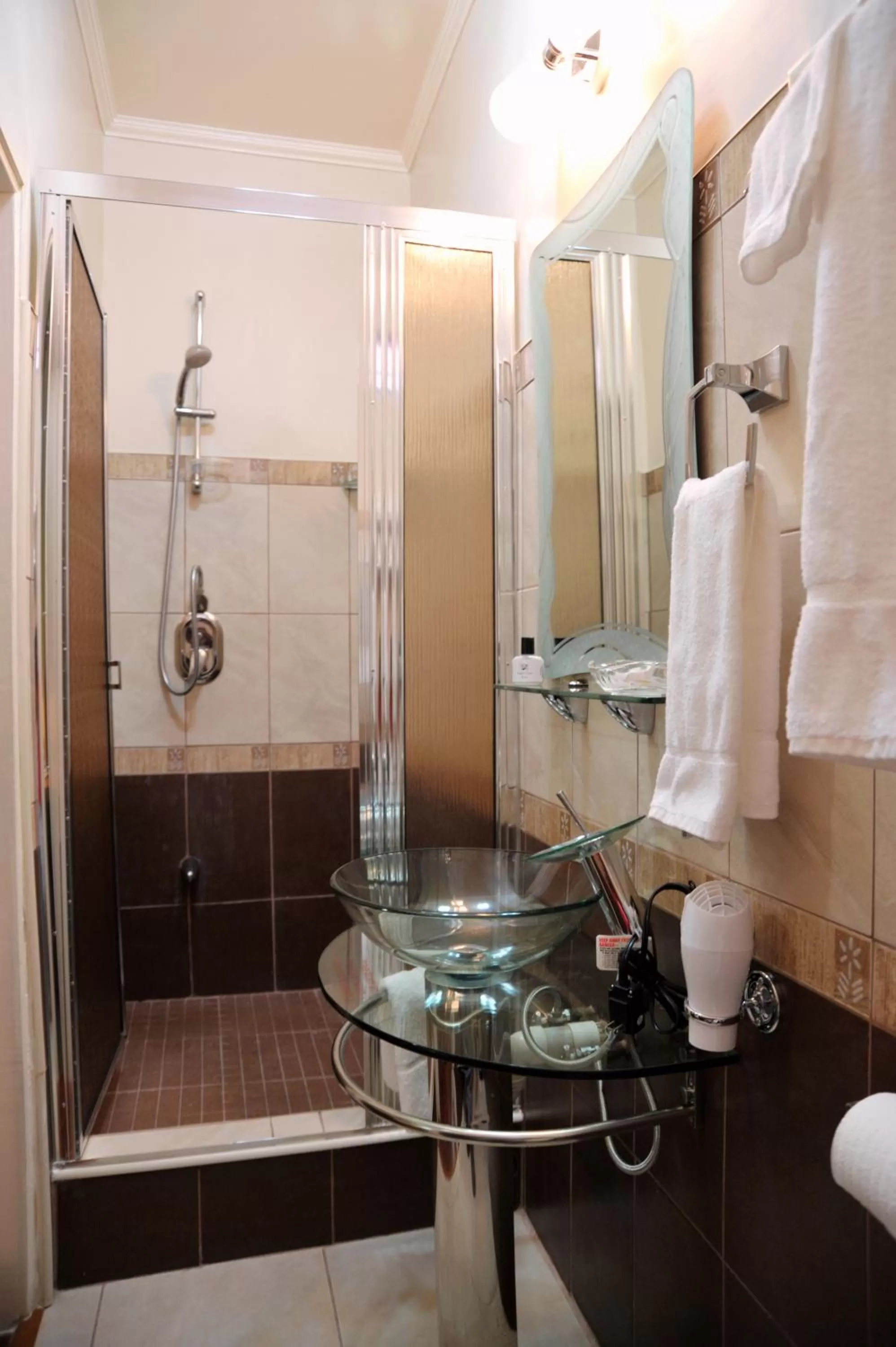 Culture Crossroads Inn