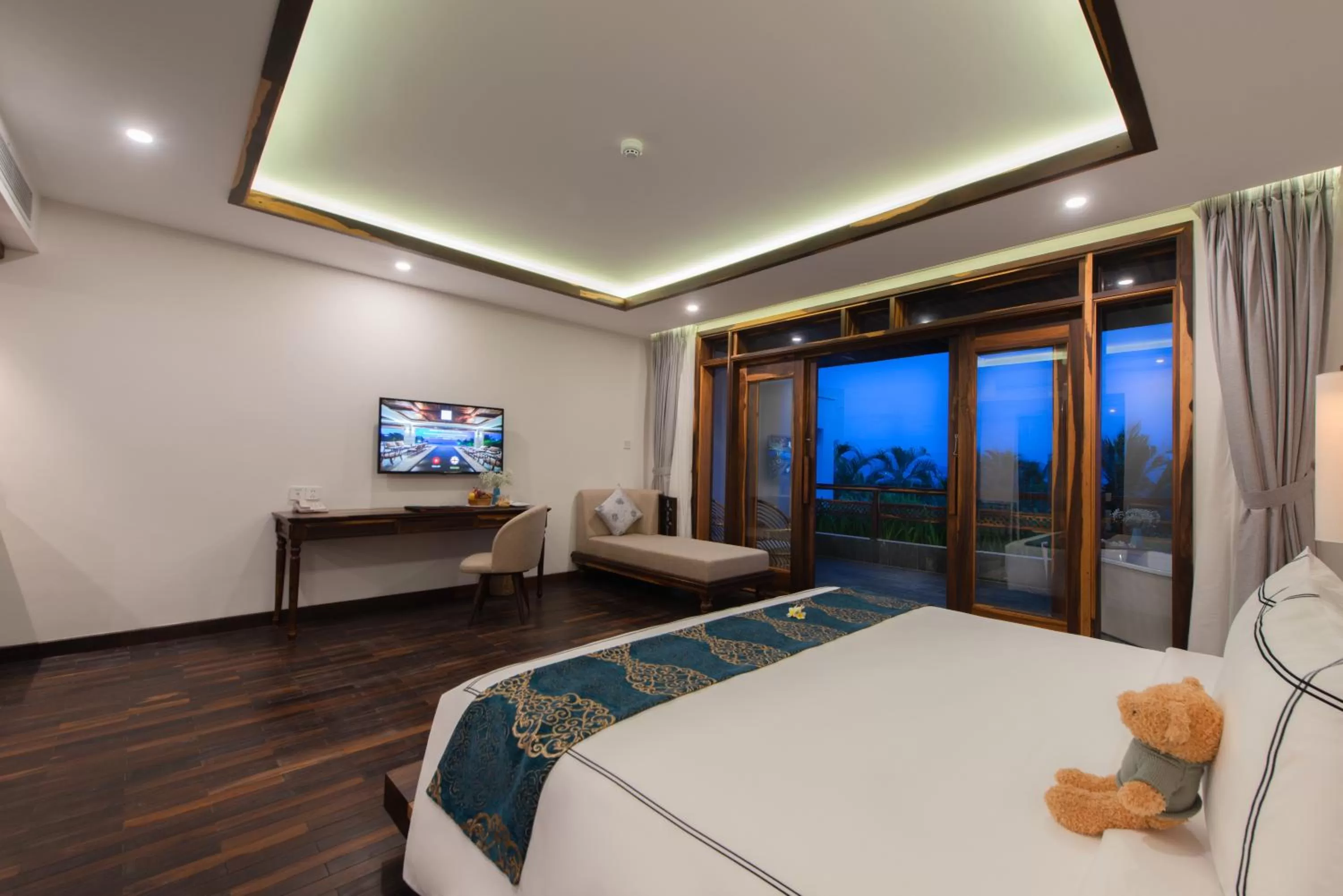 TV and multimedia, Bed in Alibu Resort Nha Trang