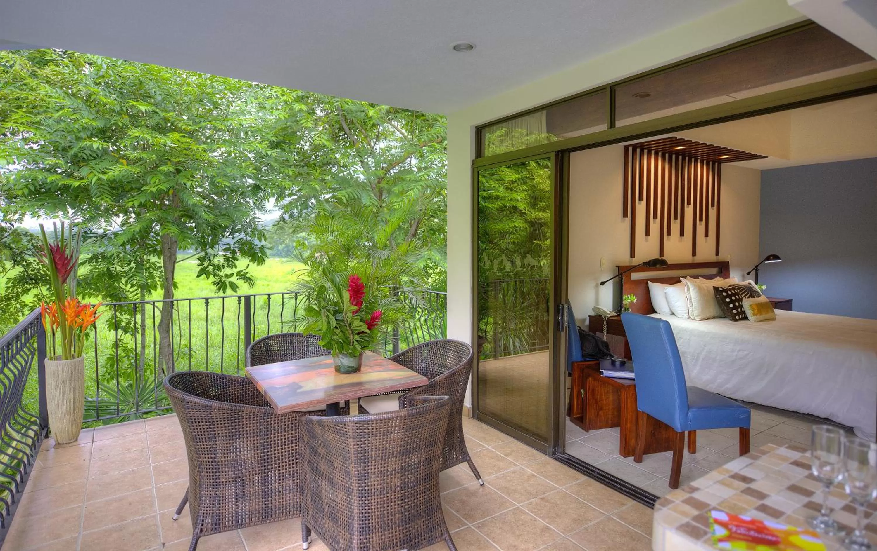 Bed in Pumilio Mountain & Ocean Hotel