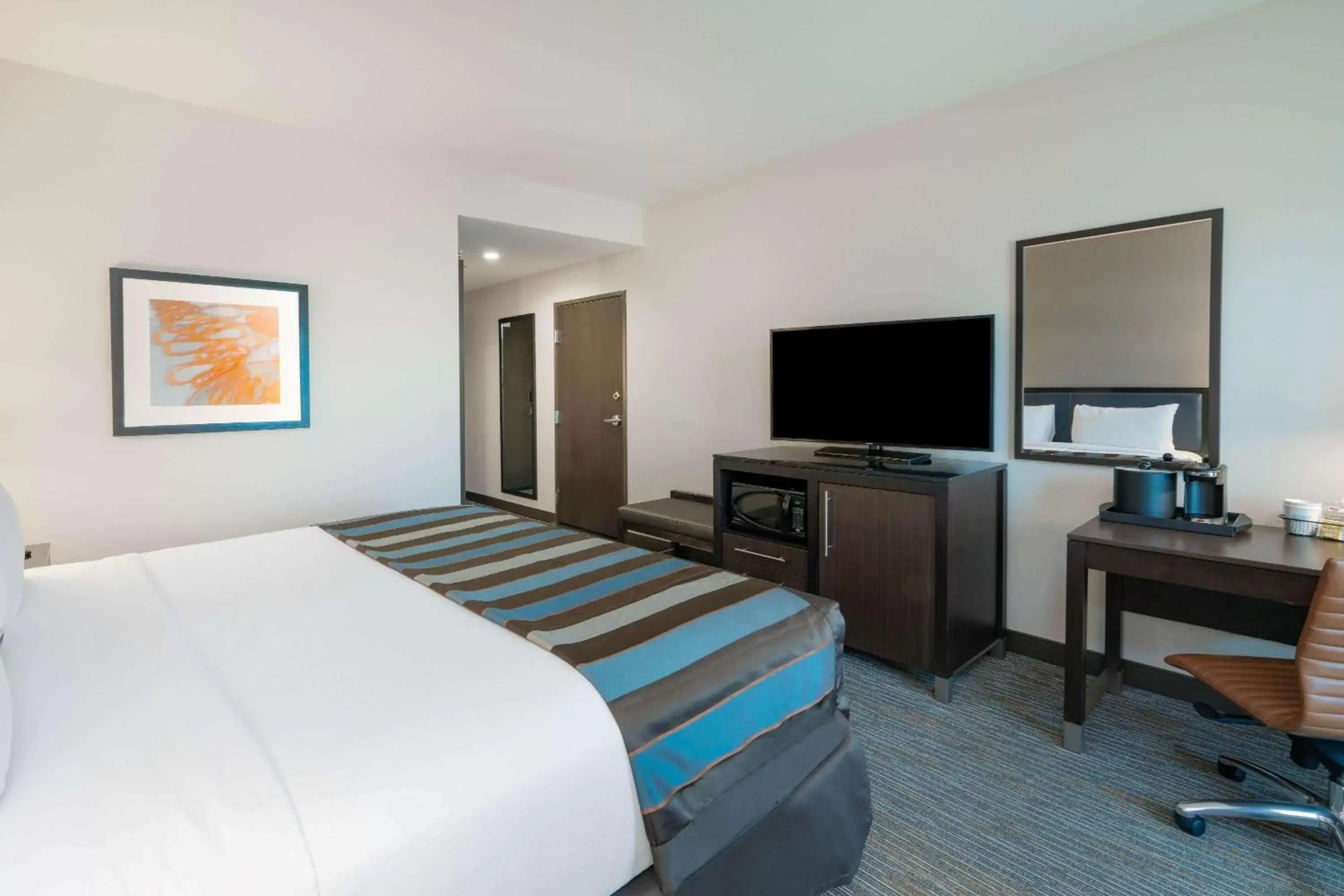 King Room with Bath Tub - Mobility Accessible/Non-Smoking in Wingate by Wyndham Moab King Room with Bath Tub - Mobility Accessible/Non-Smoking in Wingate by Wyndham Moab