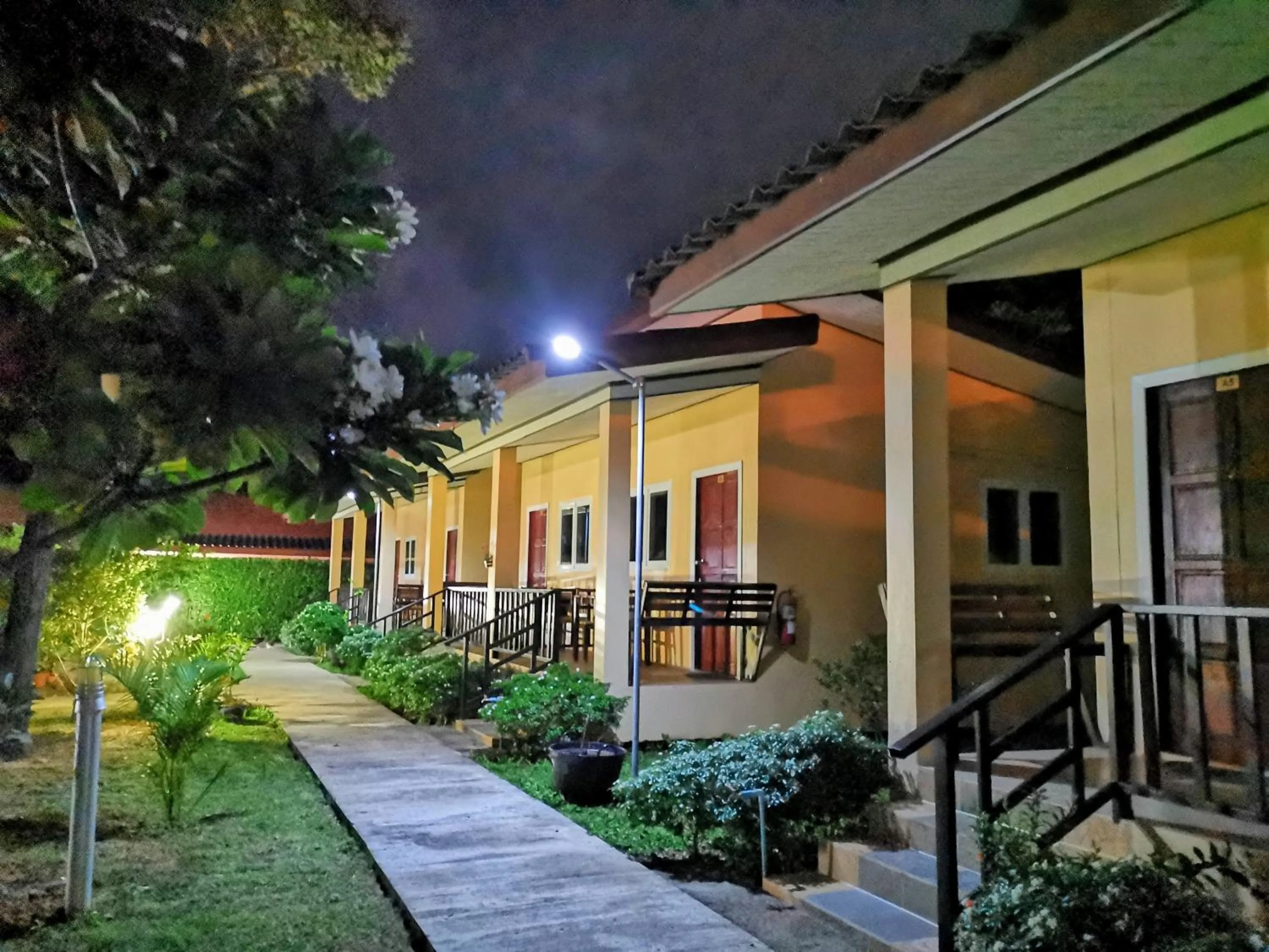 Facade/entrance in SER-EN-DIP-I-TY - SHA Extra Plus