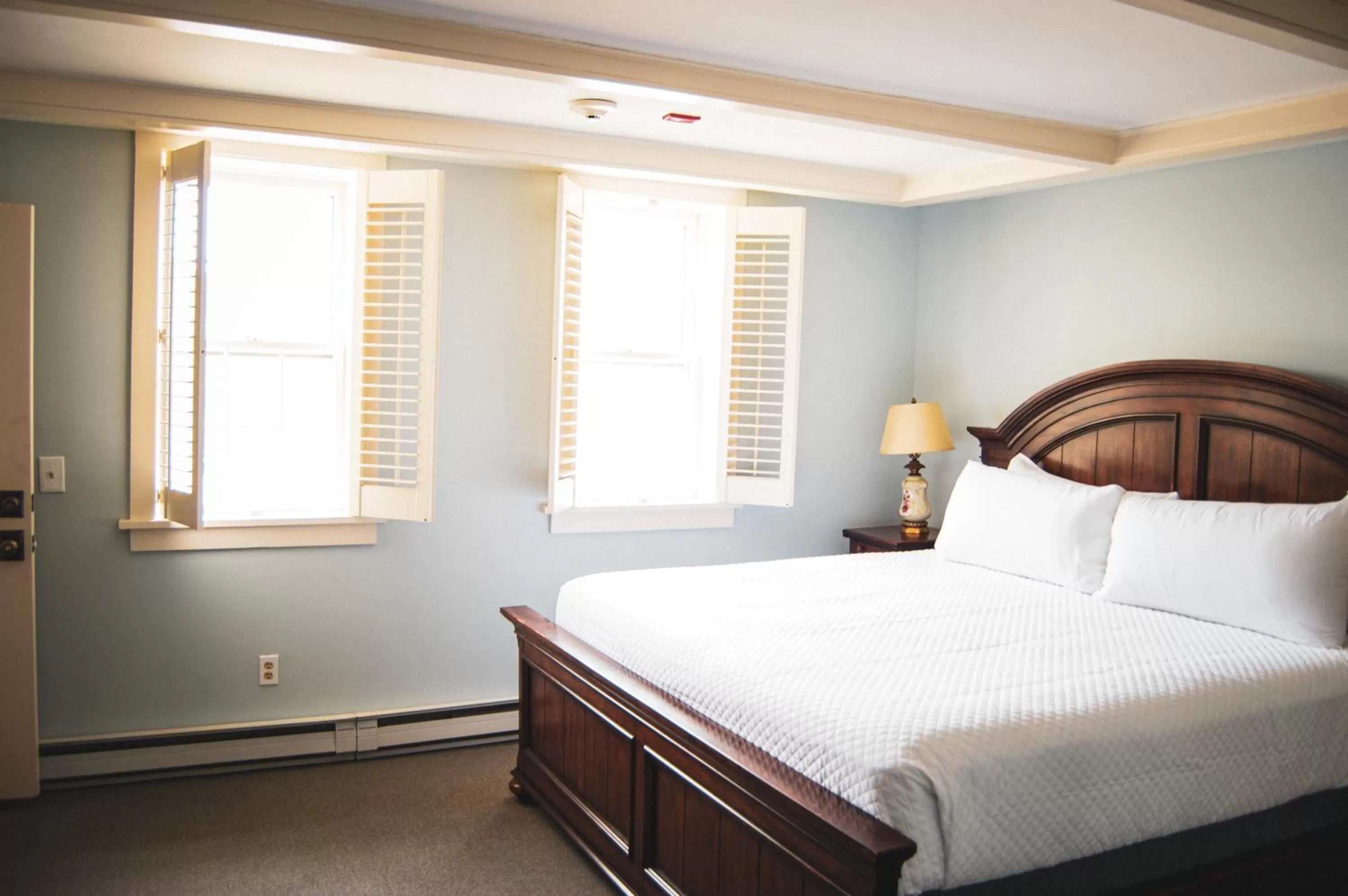 Bed in The General Stanton Inn