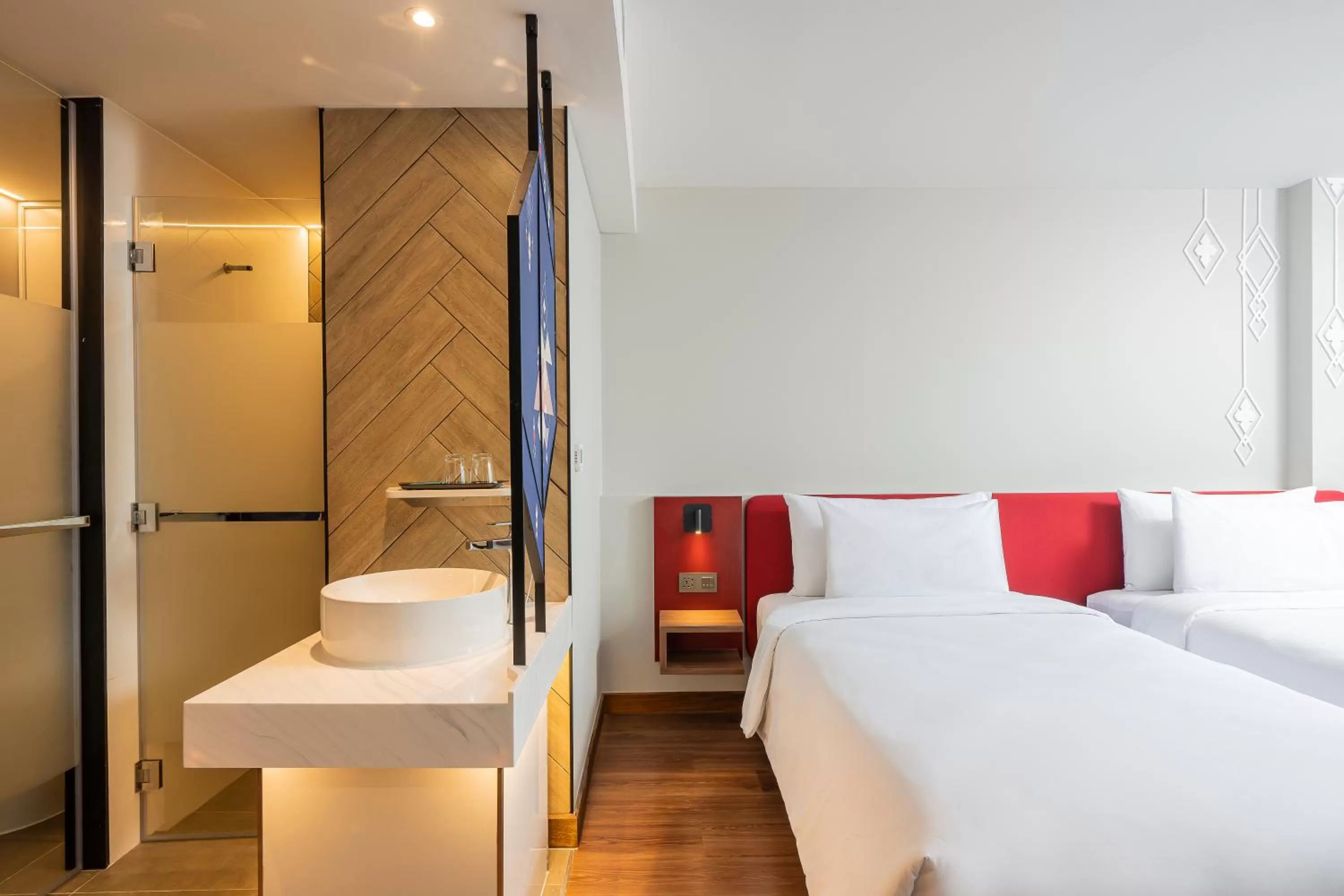 Bathroom, Bed in Centara Life Hotel Bangkok Phra Nakhon