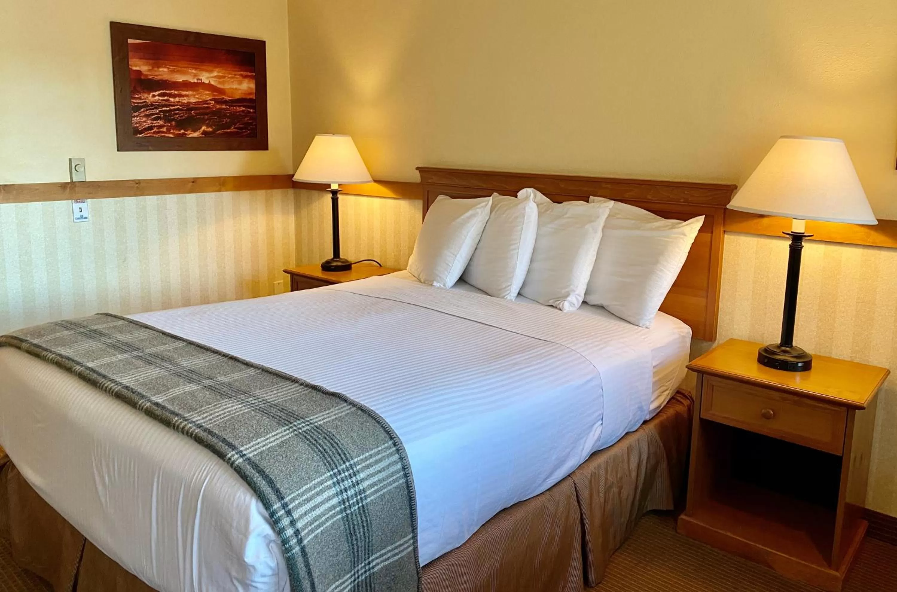 Bed in Cousin's Country Inn