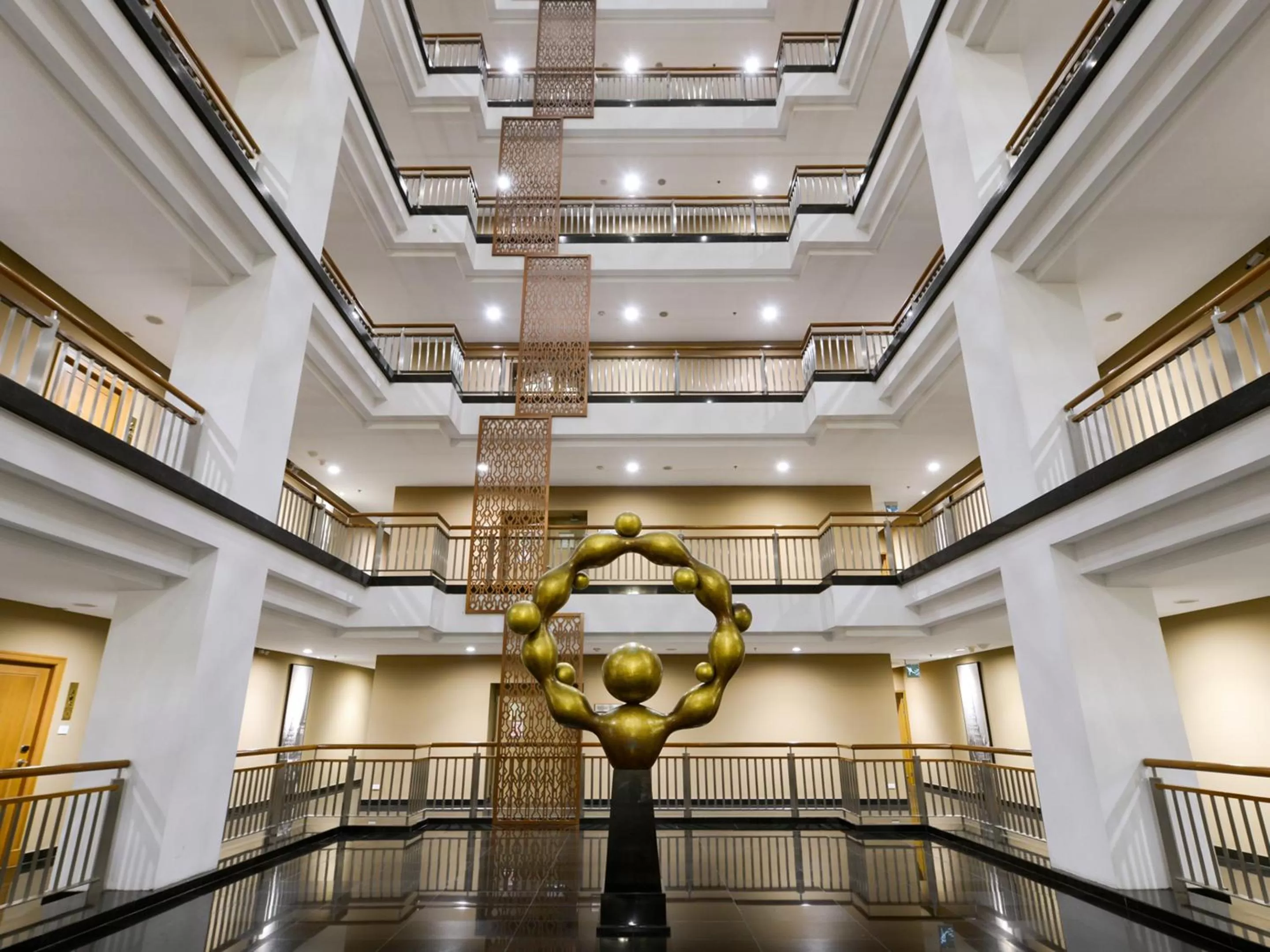 Area and facilities in Grande Centre Point Ploenchit