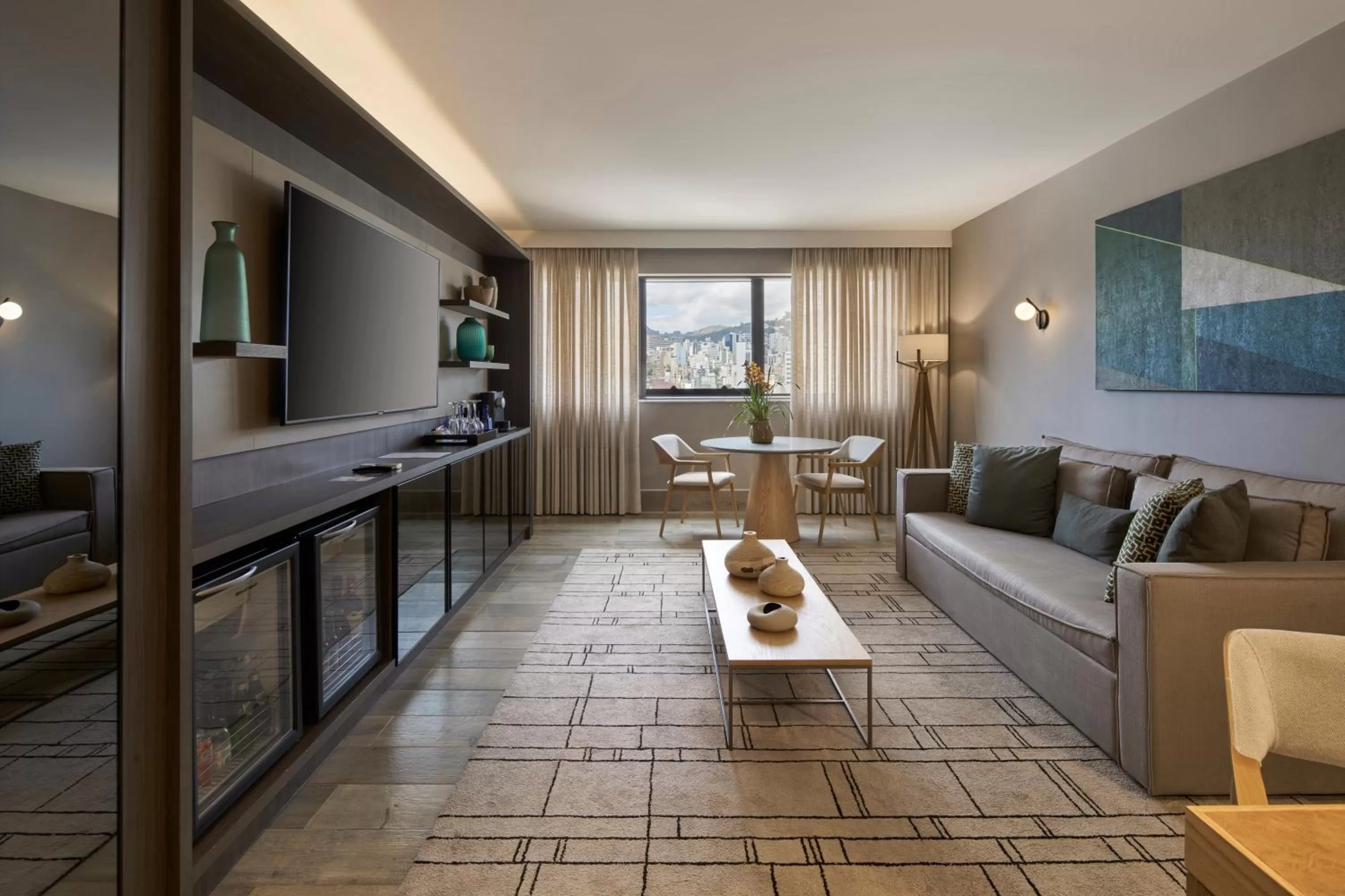 Communal lounge/ TV room in Radisson Blu Belo Horizonte Savassi