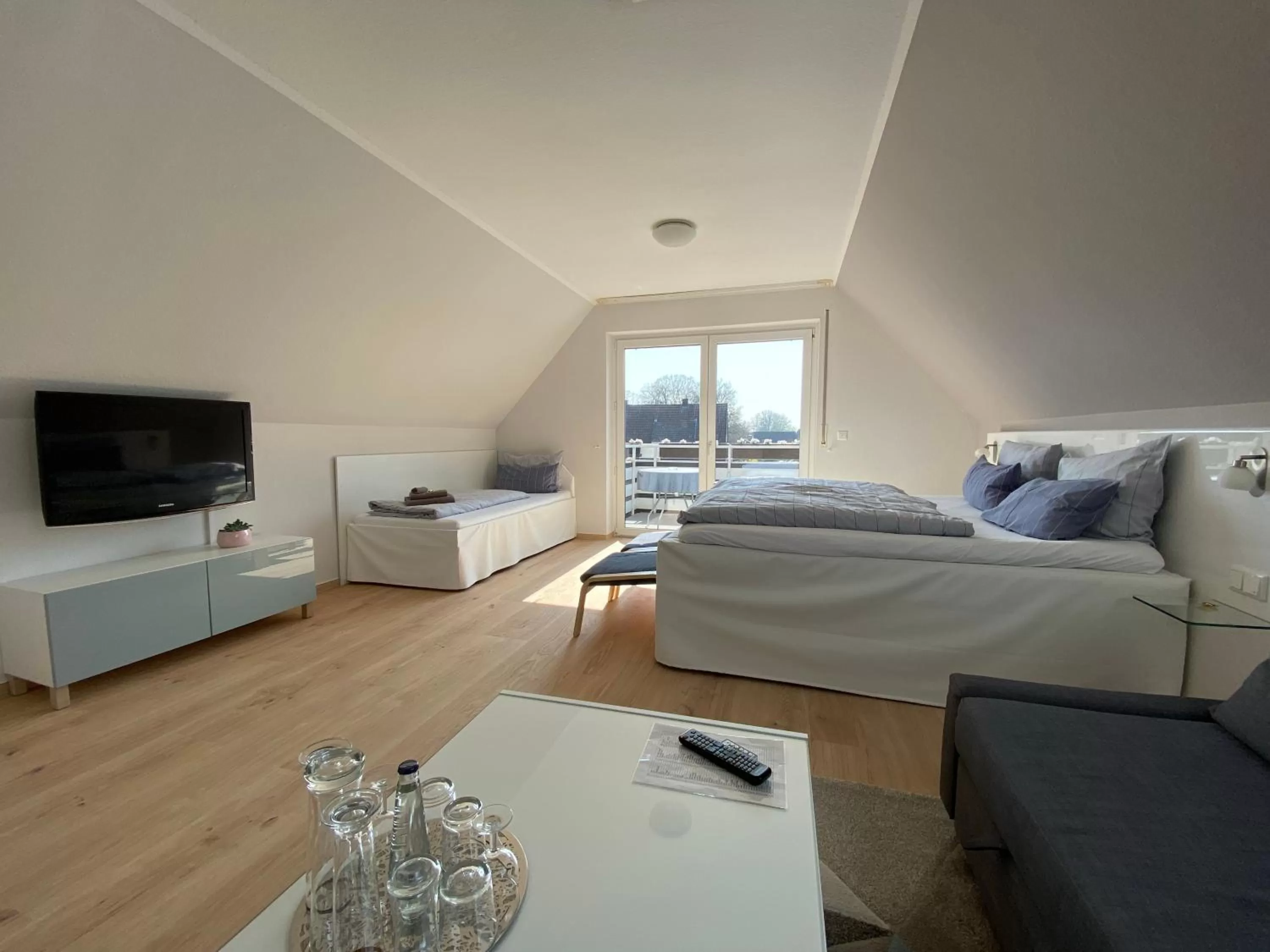 TV and multimedia, Bed in Hotel zur Bever