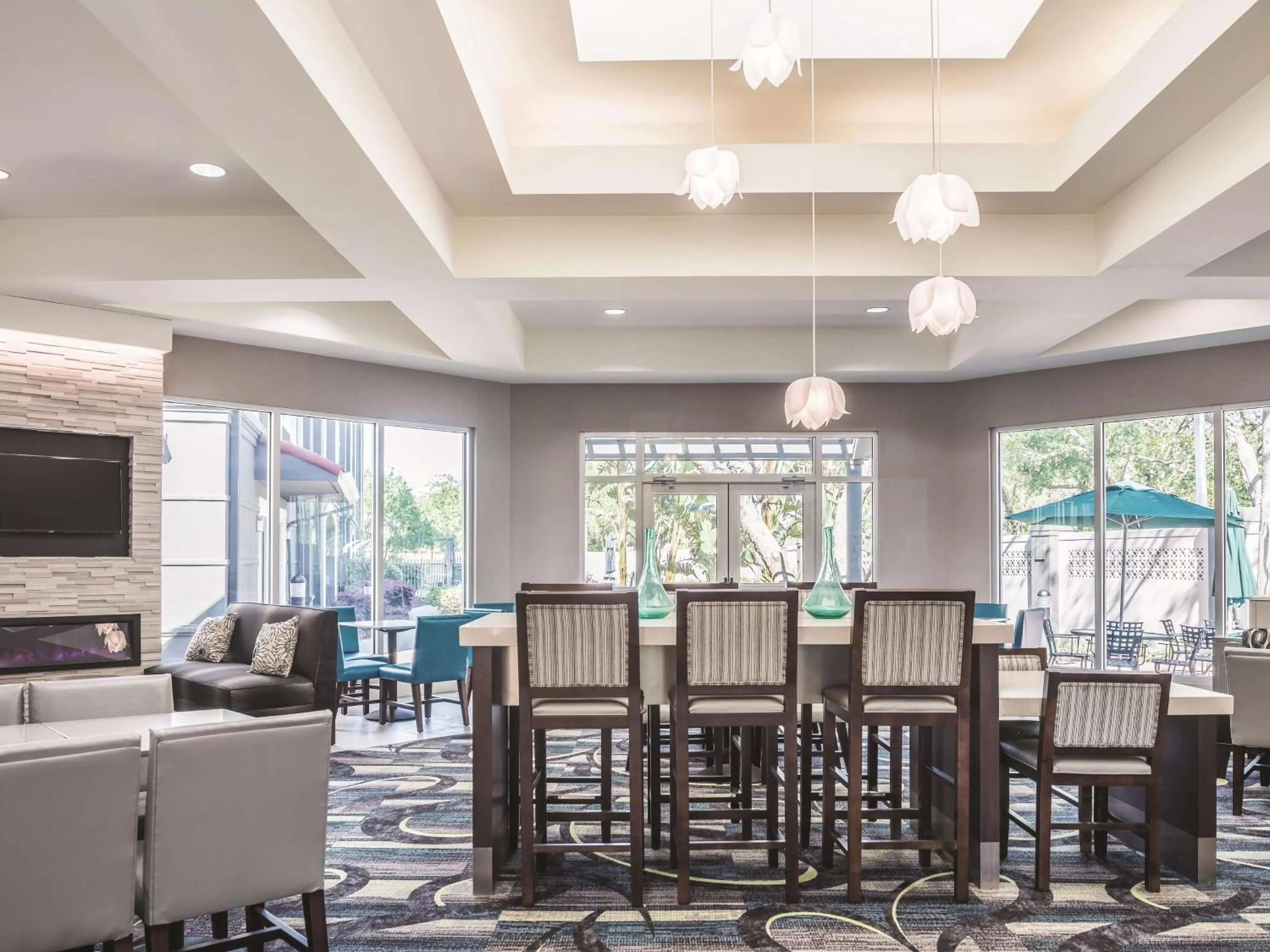 Lobby or reception in La Quinta by Wyndham Orlando Lake Mary