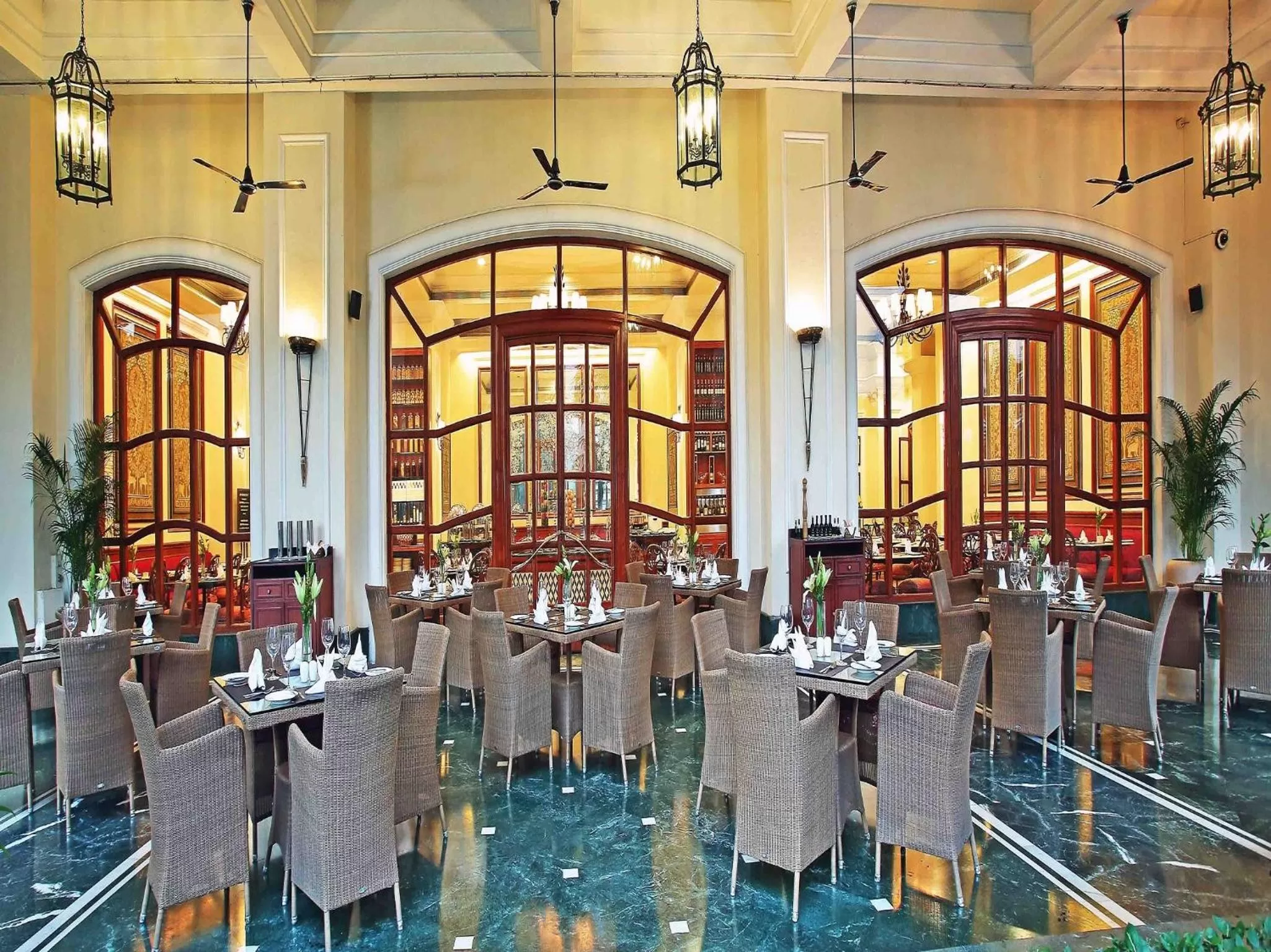 Restaurant/places to eat in Eros Hotel New Delhi, Nehru Place