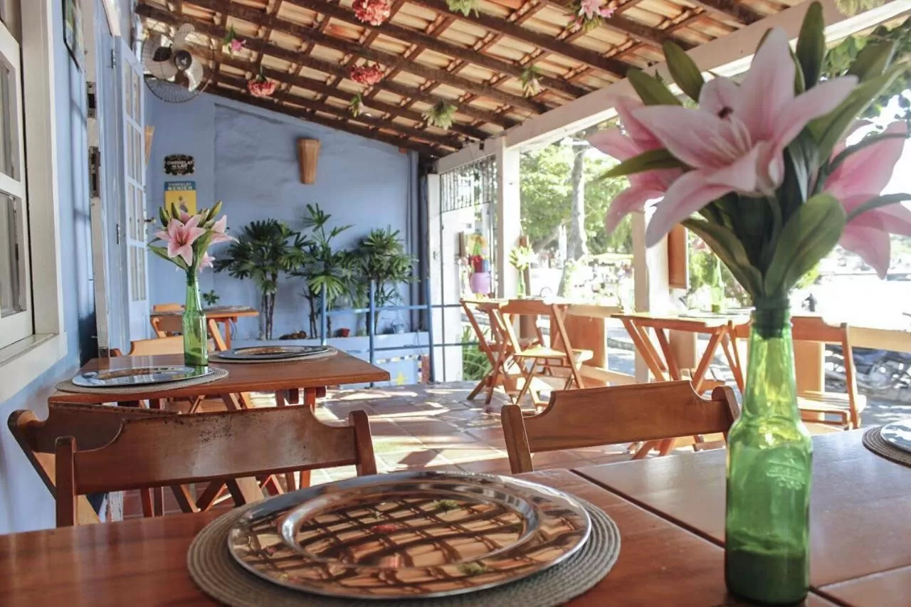 Restaurant/Places to Eat in Pousada L'escale