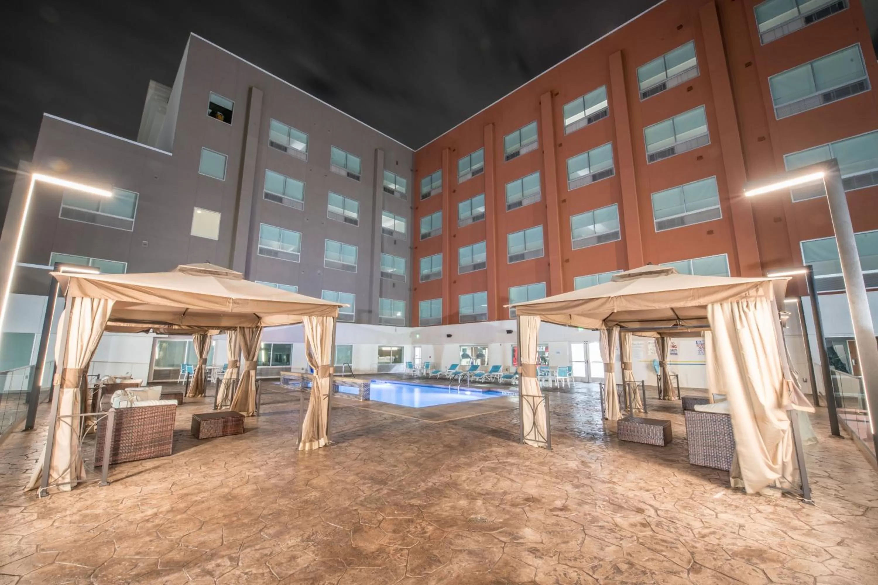 Swimming pool in Holiday Inn Express & Suites - Houston Westchase - Westheimer by IHG