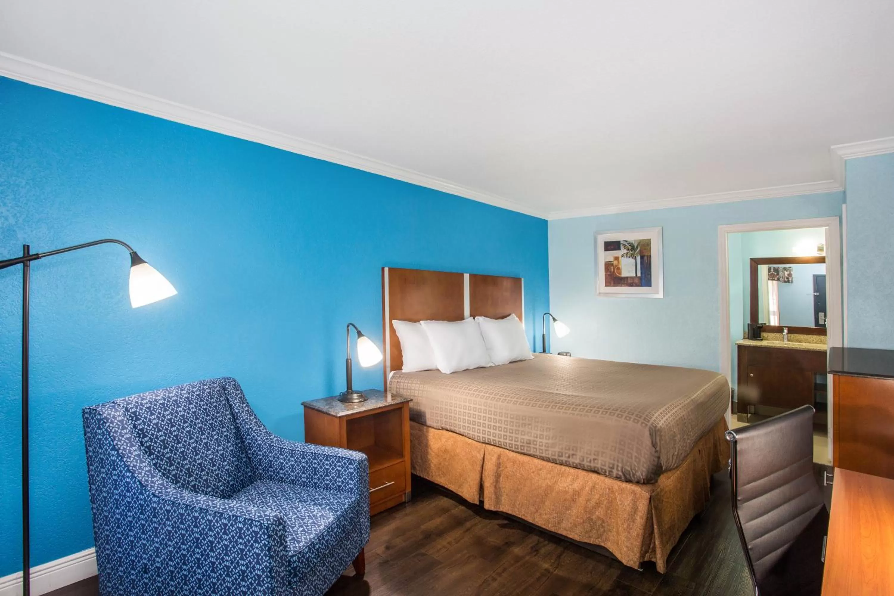 Photo of the whole room, Bed in Days Inn by Wyndham Florida City