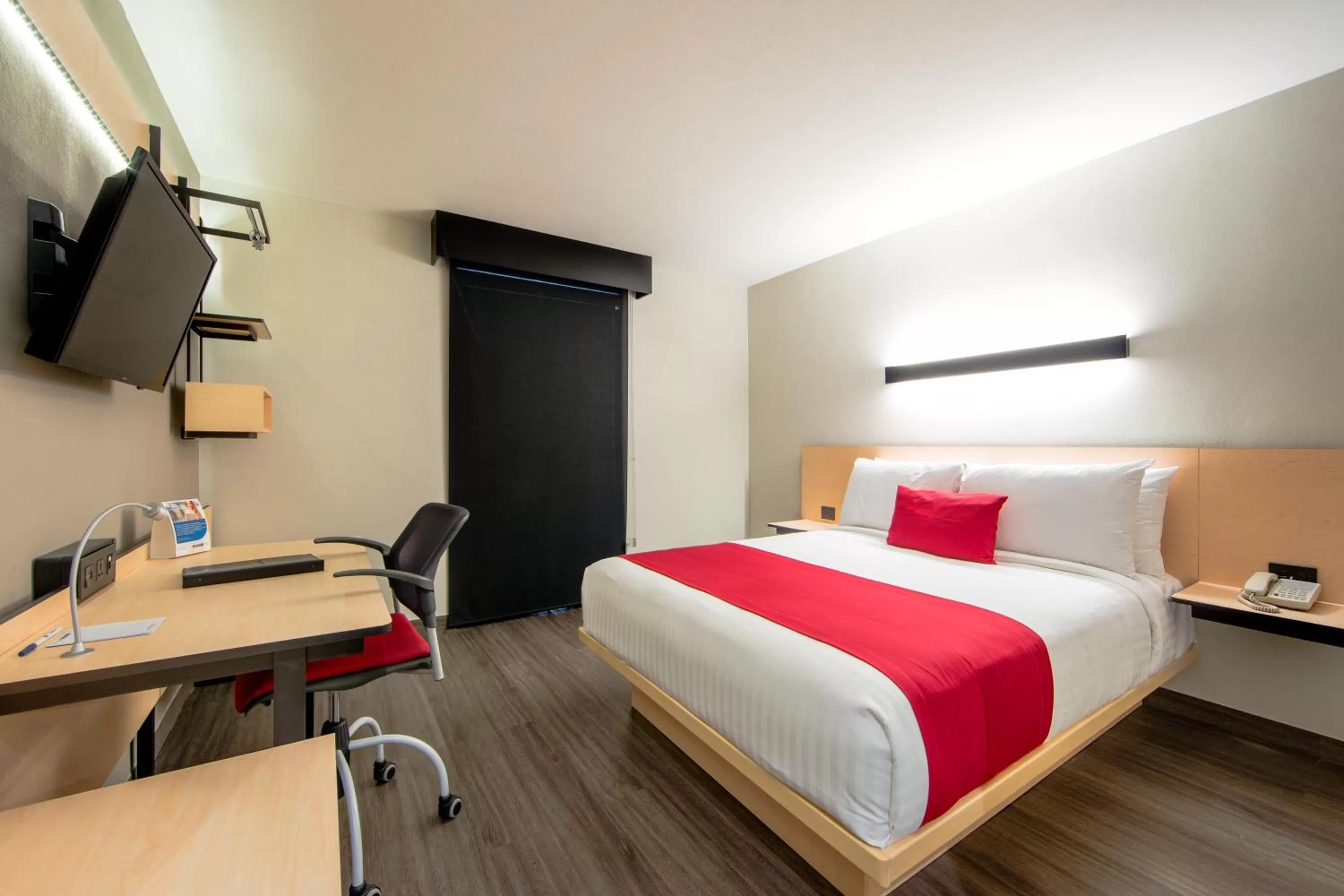 Bed in Comfort Inn Delicias