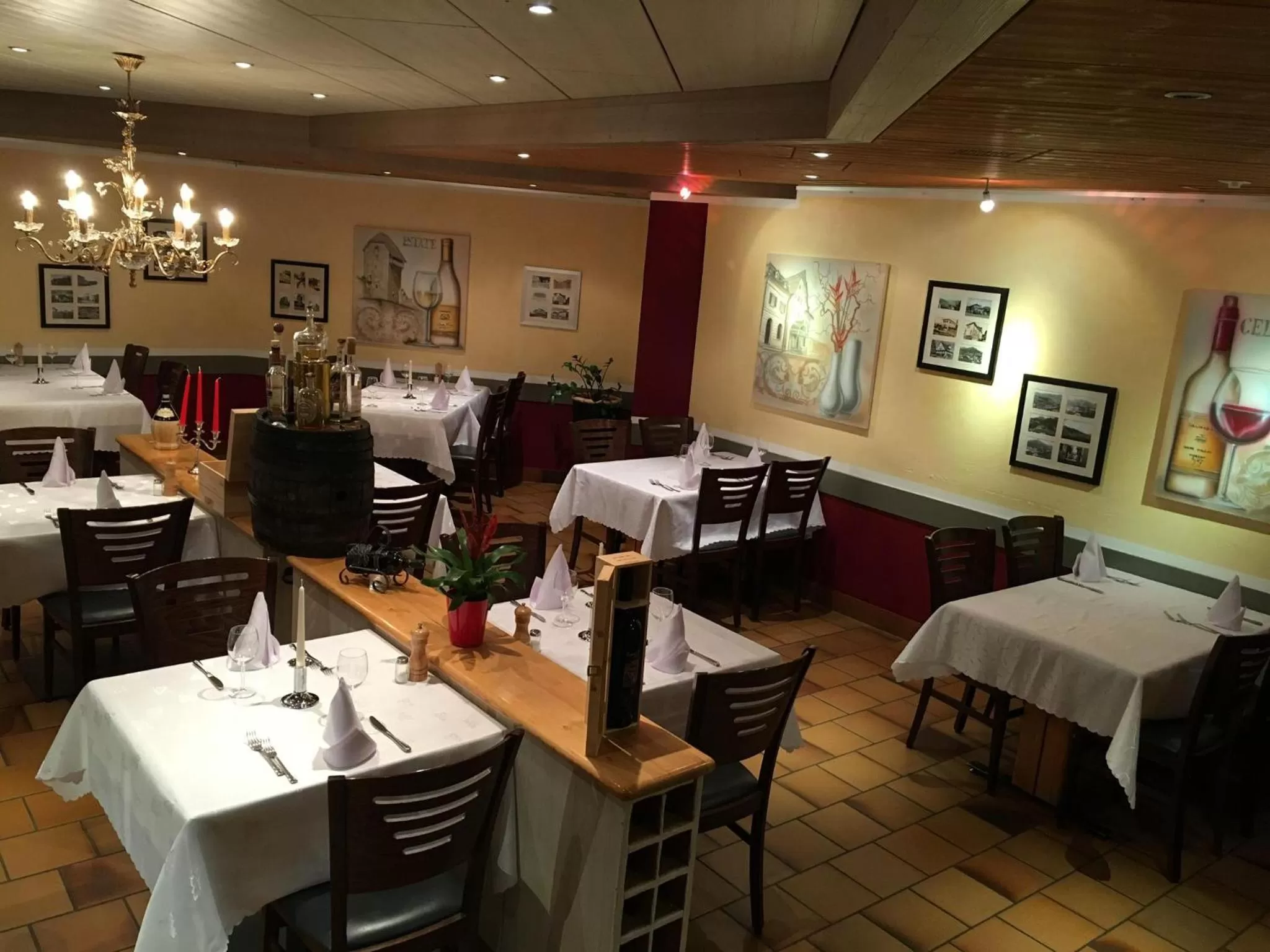 Restaurant/places to eat in Motelina