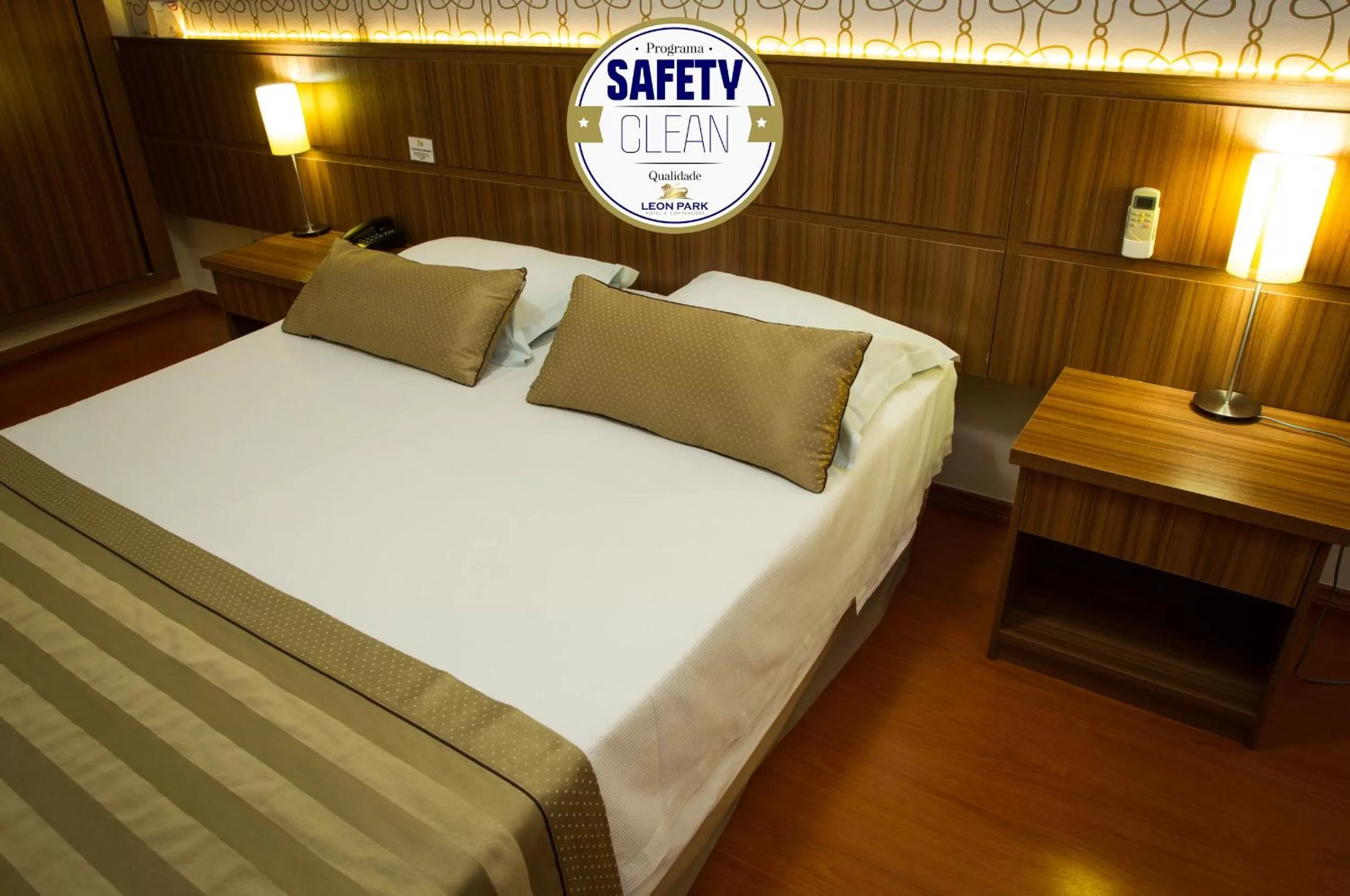 Luxury Triple Room - single occupancy in LEON PARK HOTEL e CONVENÇÕES - Melhor Custo Benefício