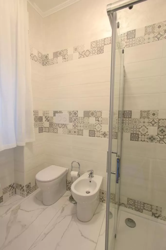 Bathroom in Hotel Holiday