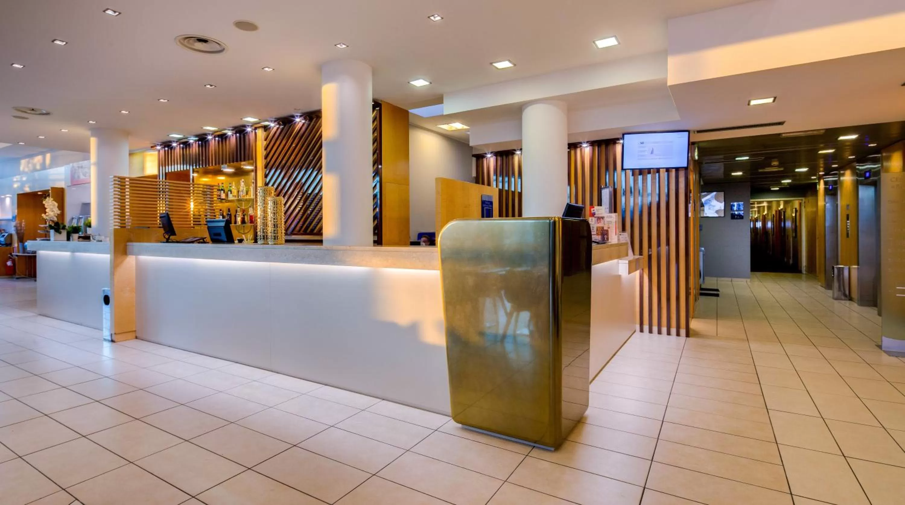 Lobby or reception in Holiday Inn Bologna - Fiera by IHG