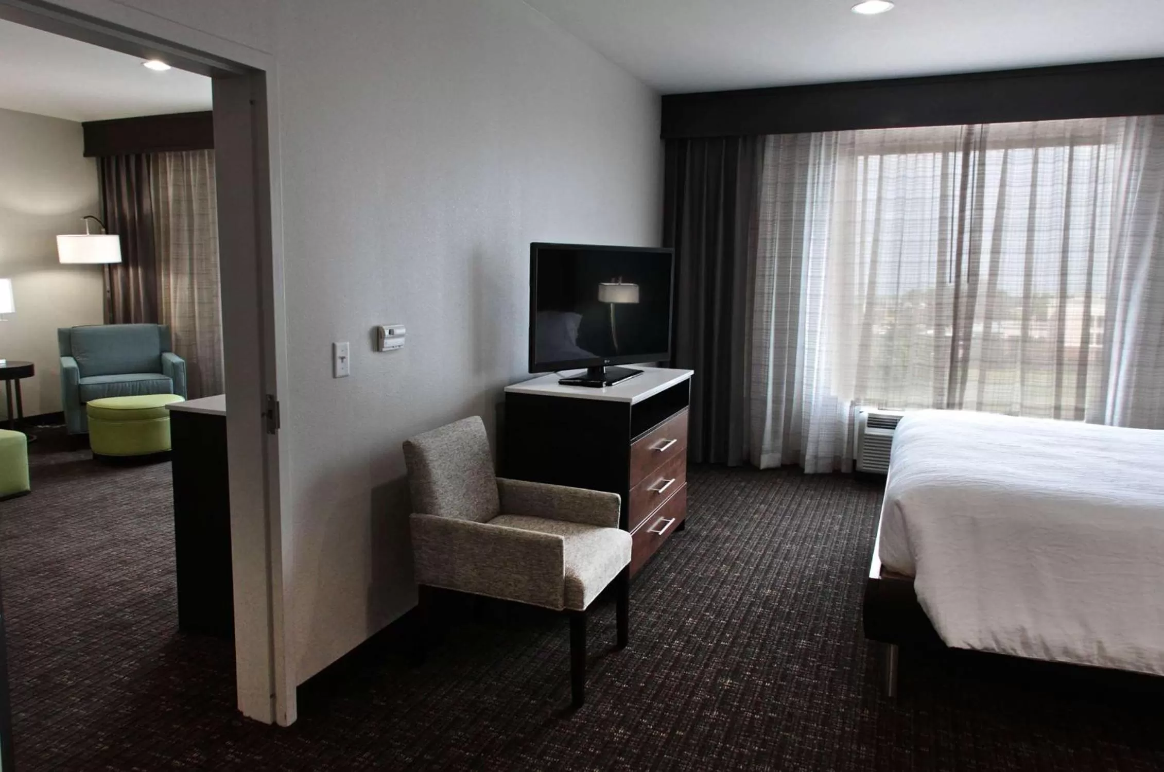 Bed in Hilton Garden Inn Victoria