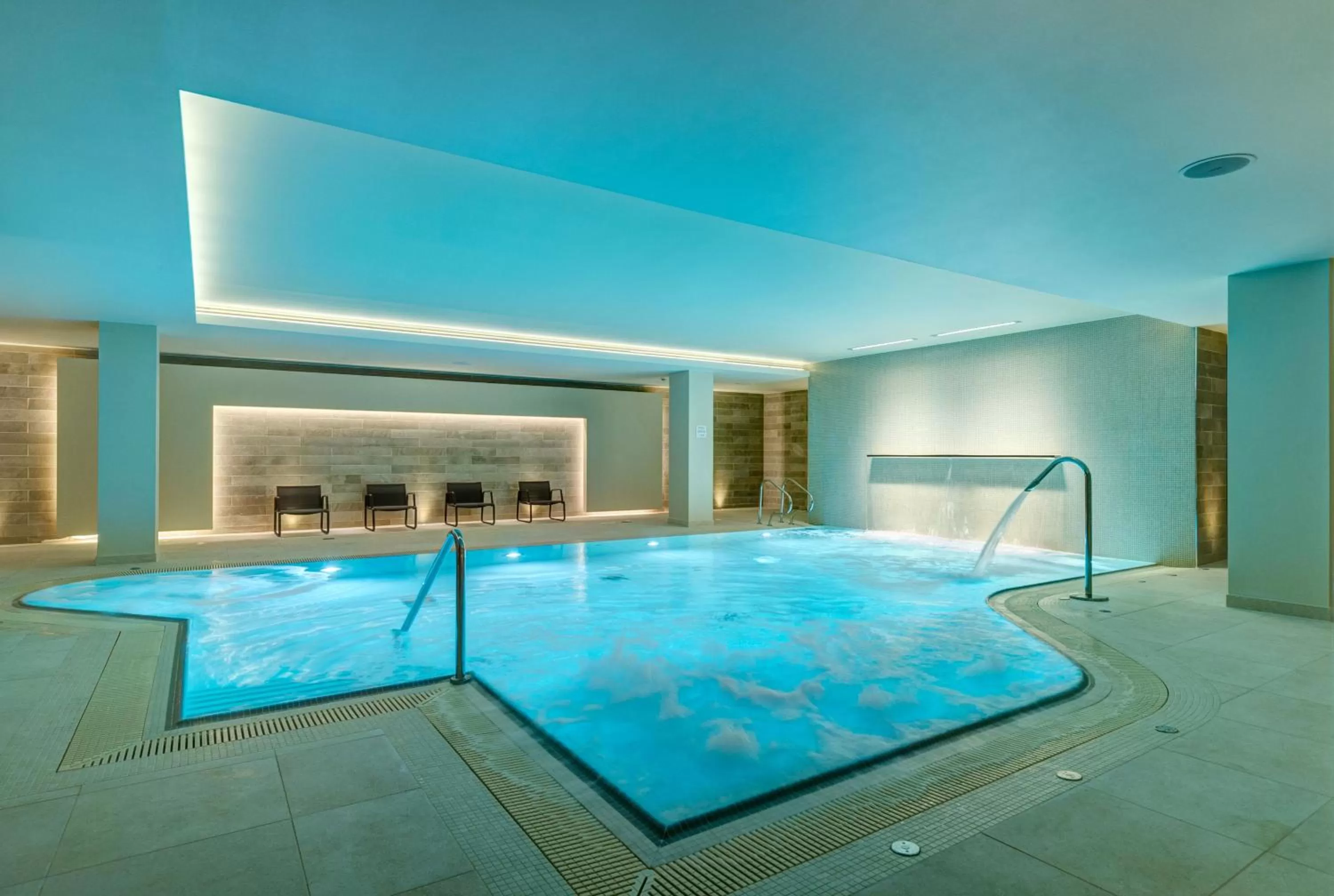 Swimming pool in Apex City of Bath Hotel