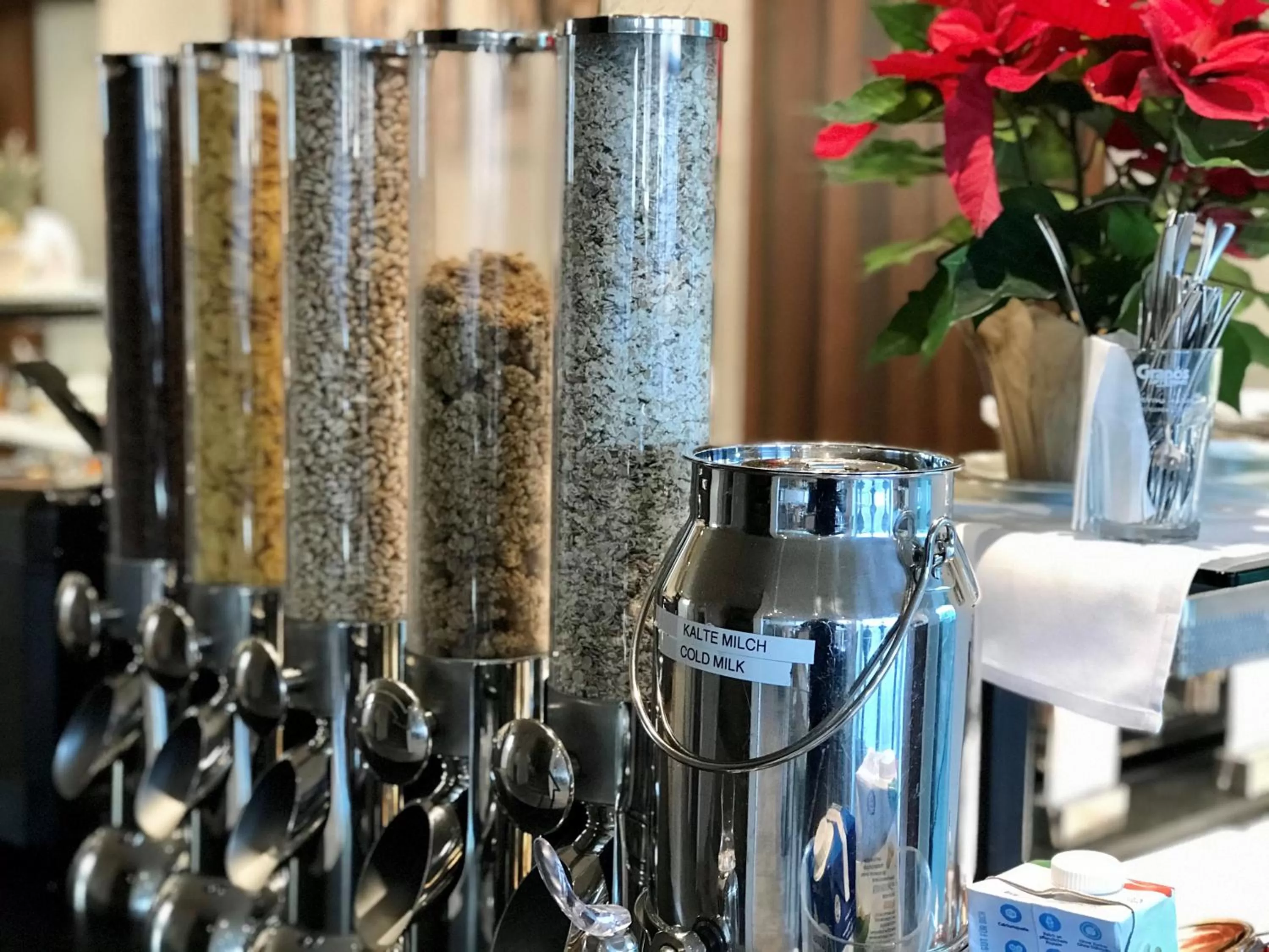 Coffee/tea facilities in Parkhotel Hall in Tirol