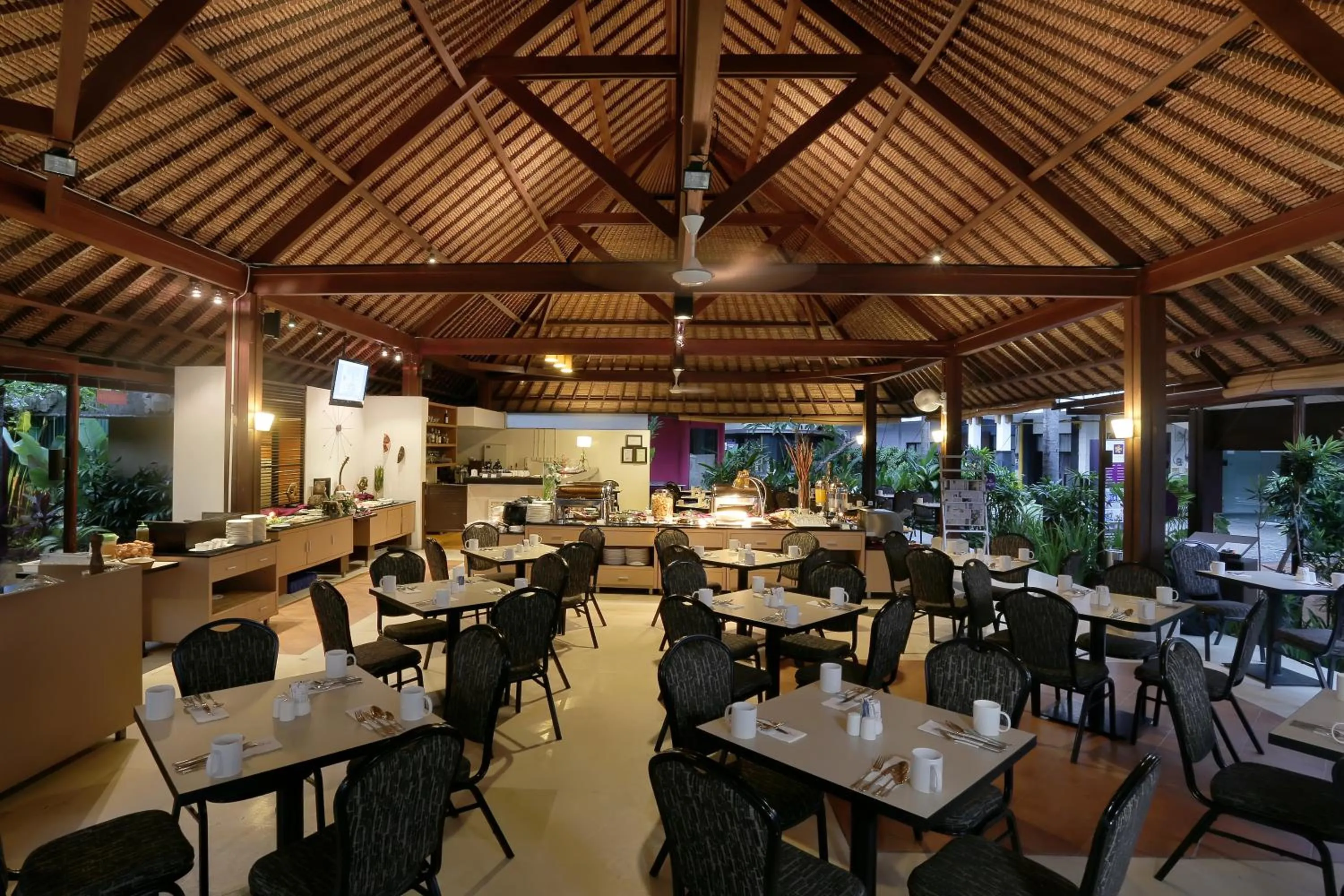 Restaurant/places to eat in Kuta Central Park Hotel