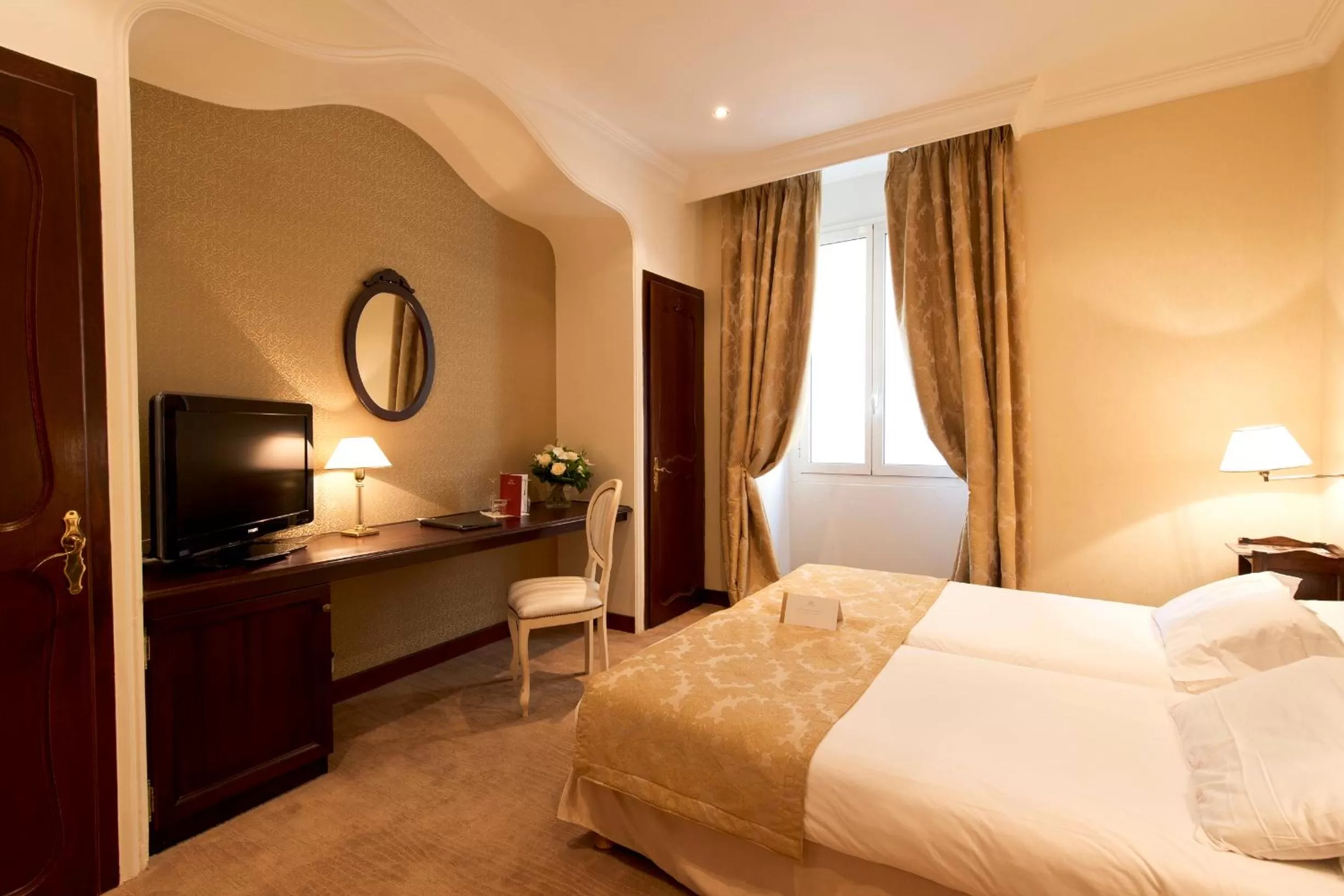 Bed in Hôtel West End Promenade