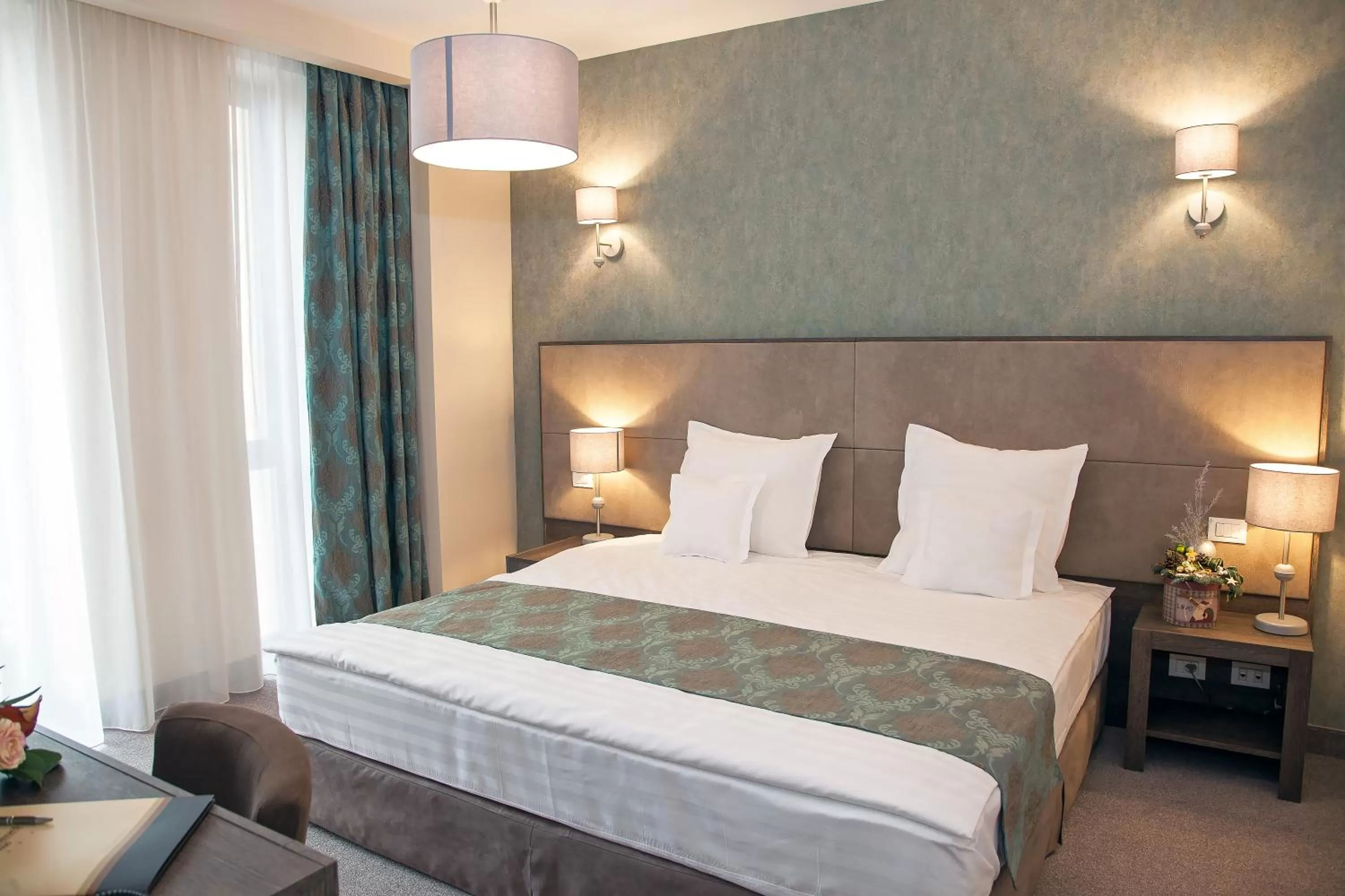 Photo of the whole room, Bed in Victoria Bulevard Hotel