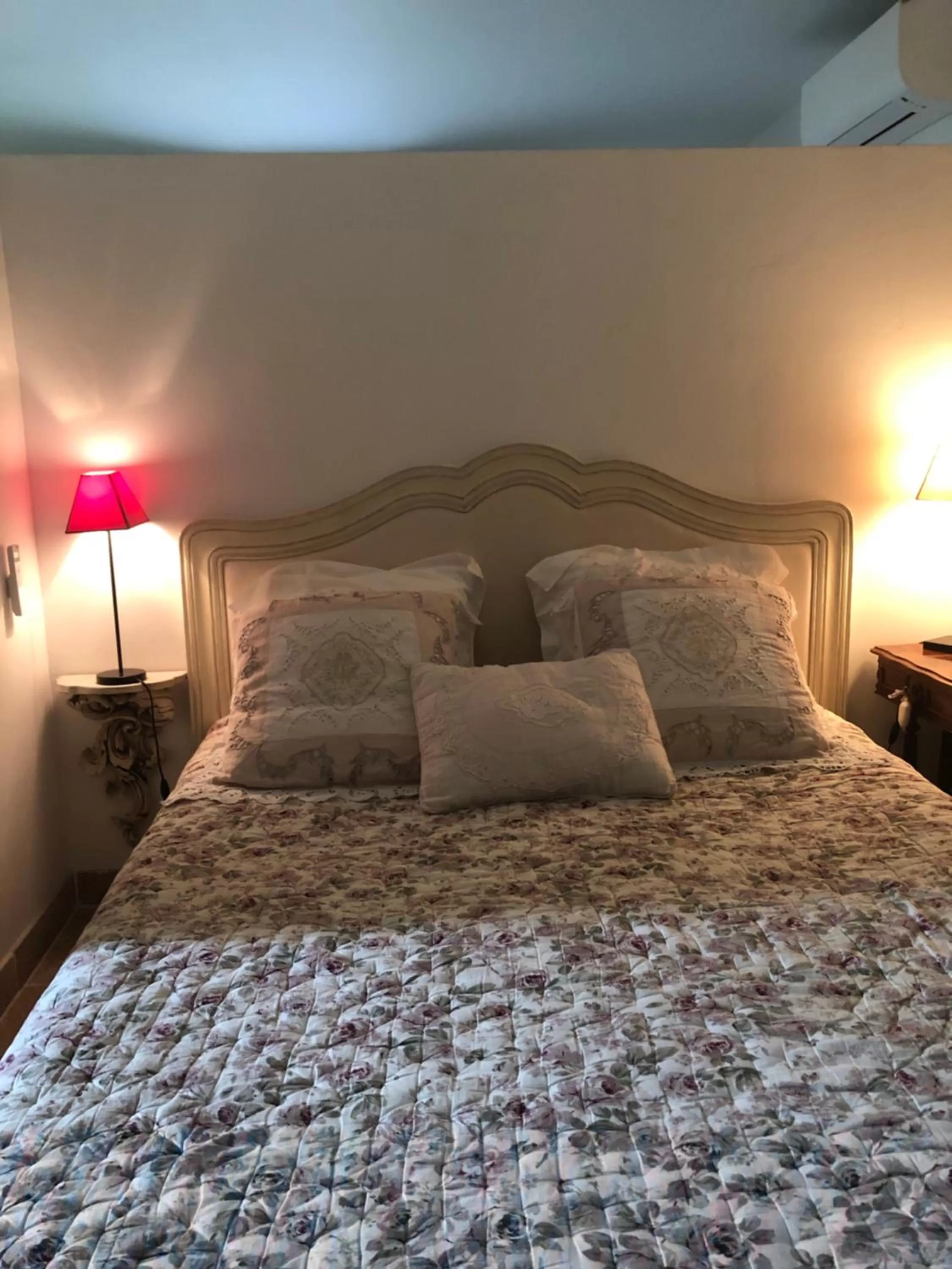 Bed in Mas de l'Olivette