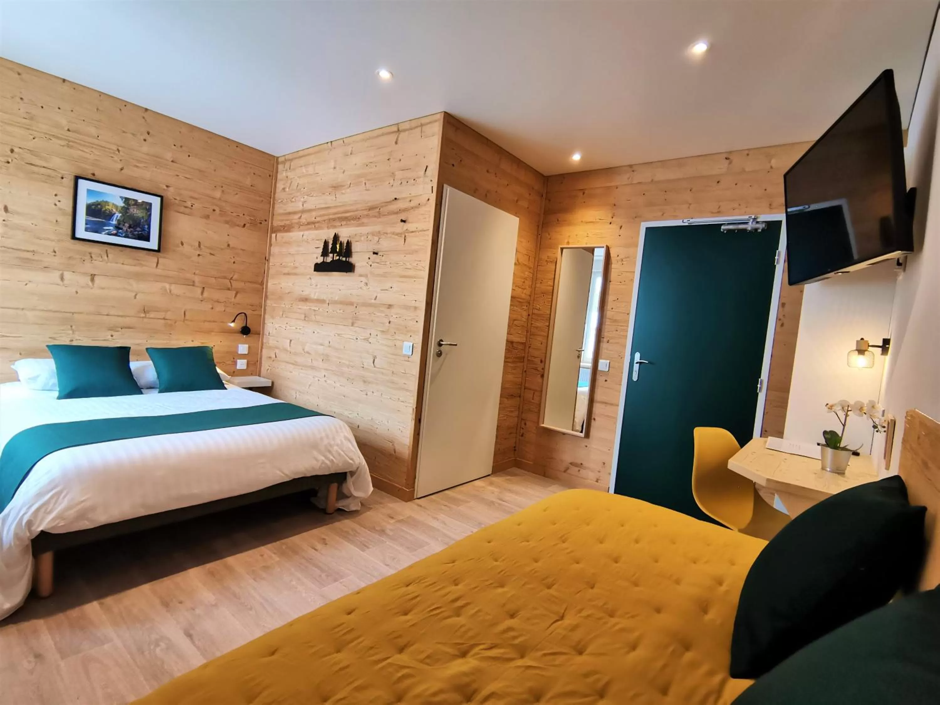 Photo of the whole room, Bed in Hotel Les Montagnards