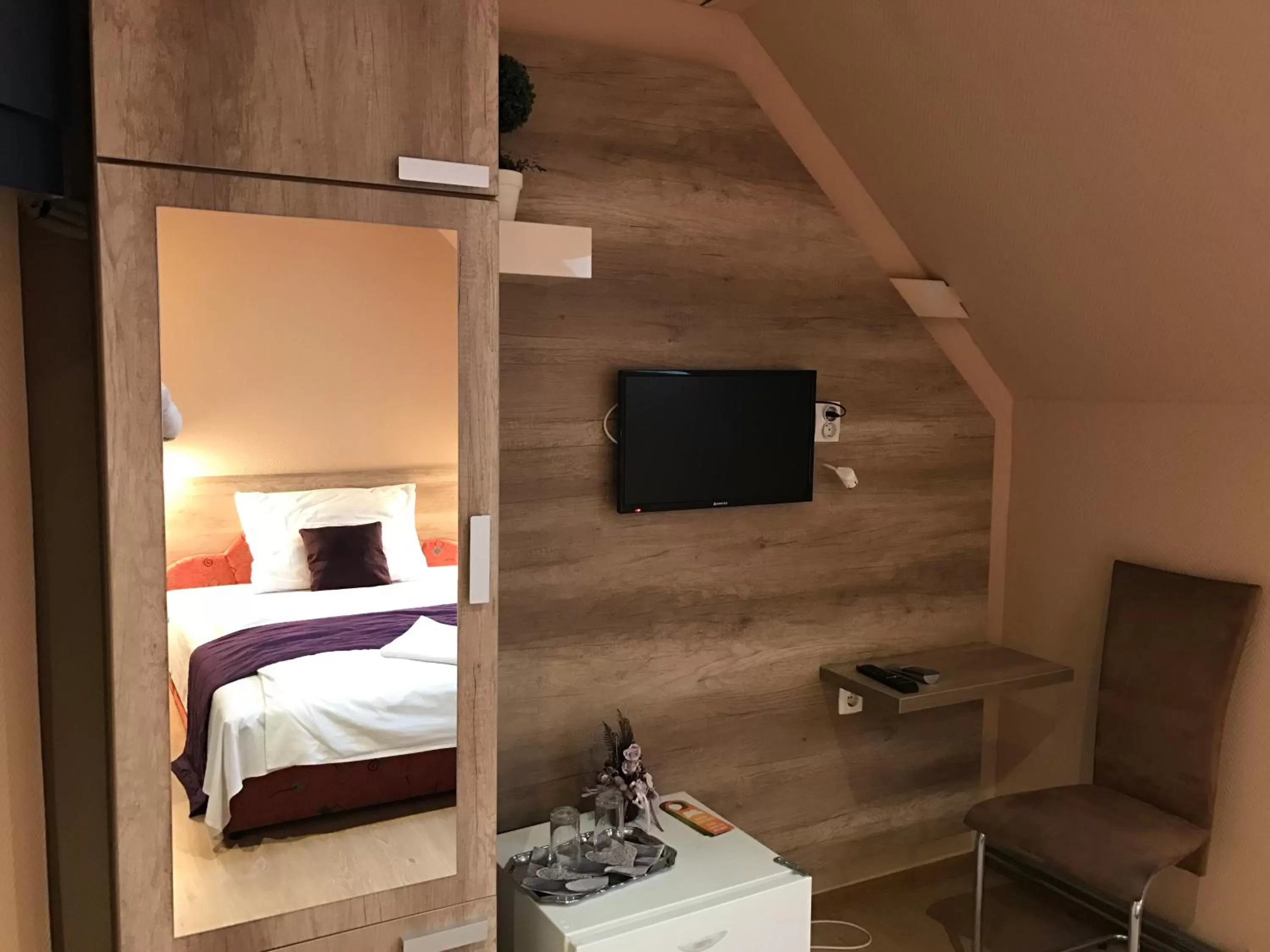 Bed in Abszolút Hotel és Panzió