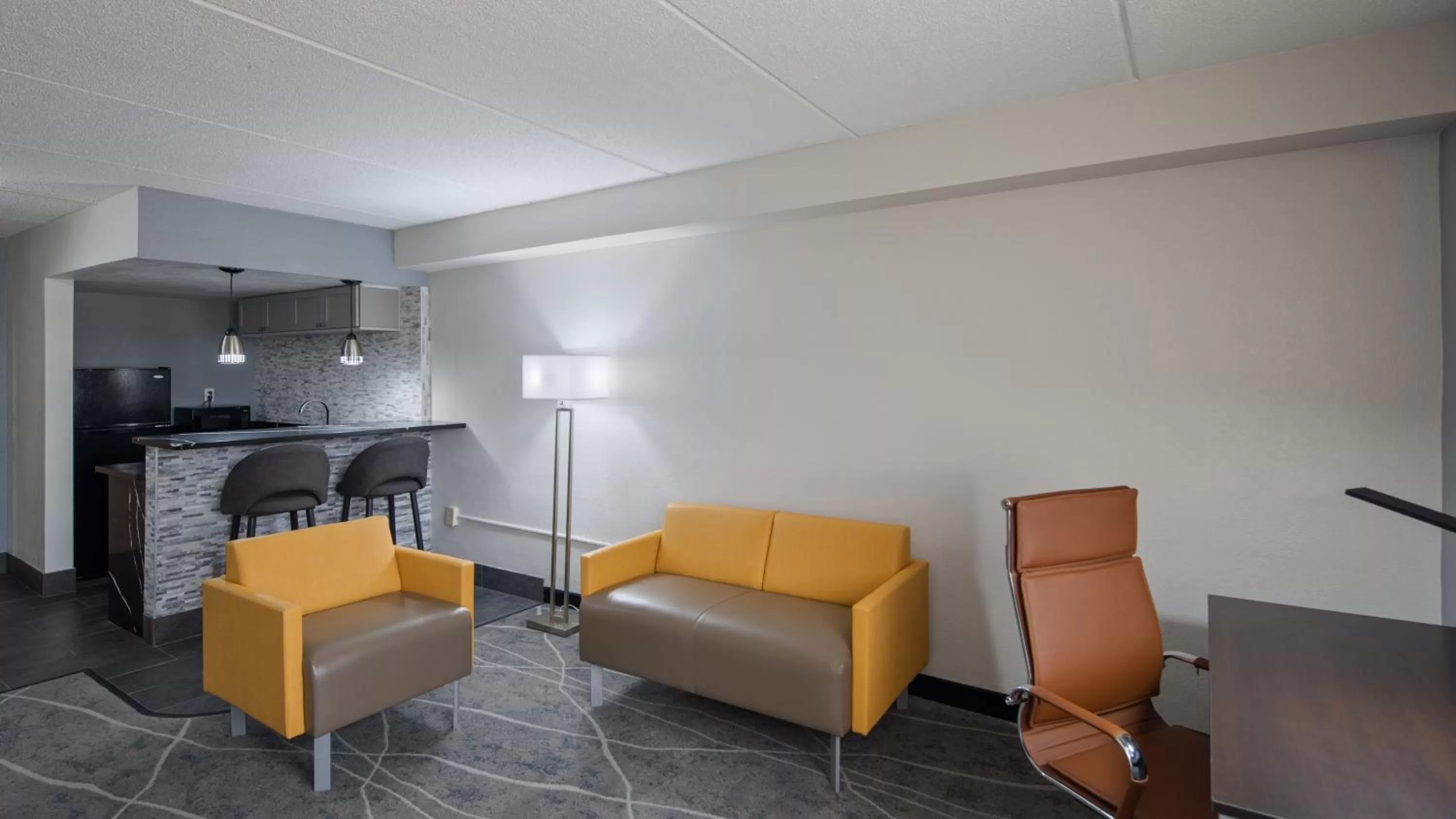 Kitchen or kitchenette in Clarion Pointe Jacksonville near Camp Lejeune