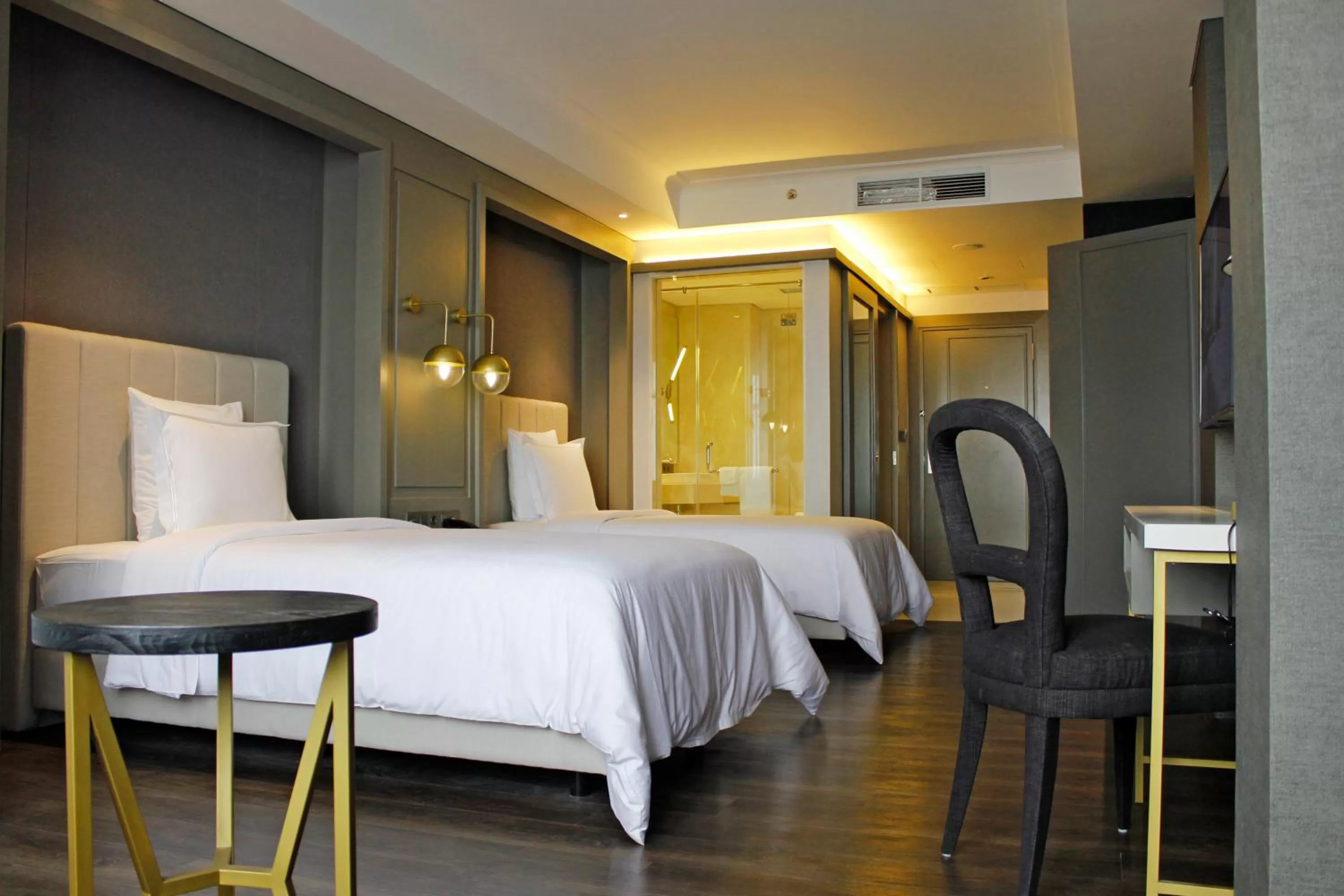 Bed in Goodrich Suites, Jakarta