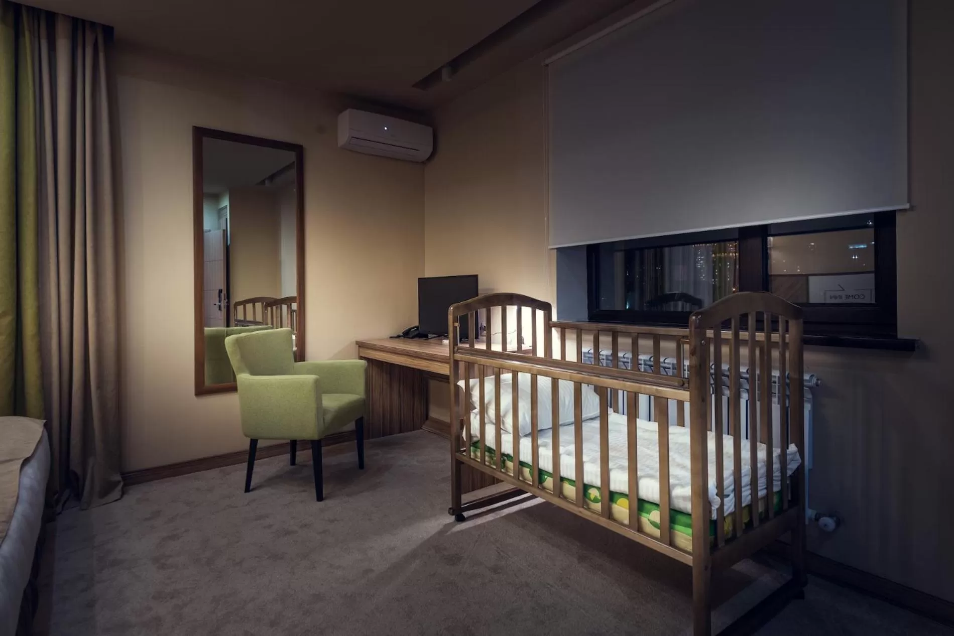 bunk bed, Bed in Come INN