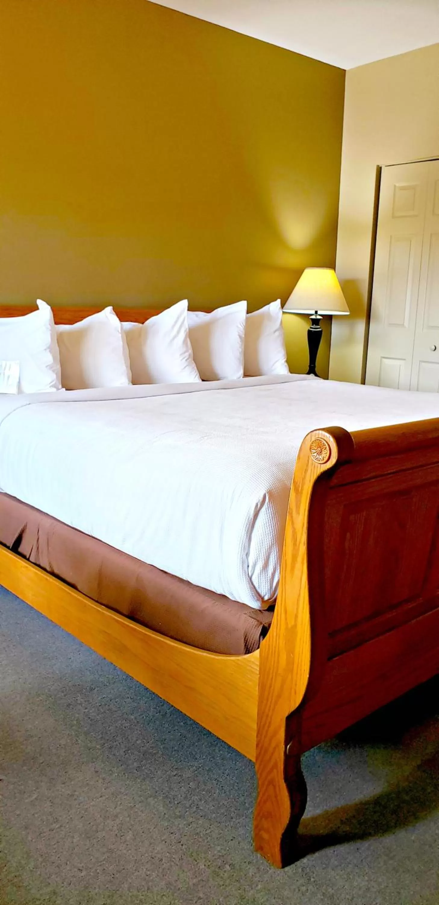 Bed in Berlin Heritage Inn